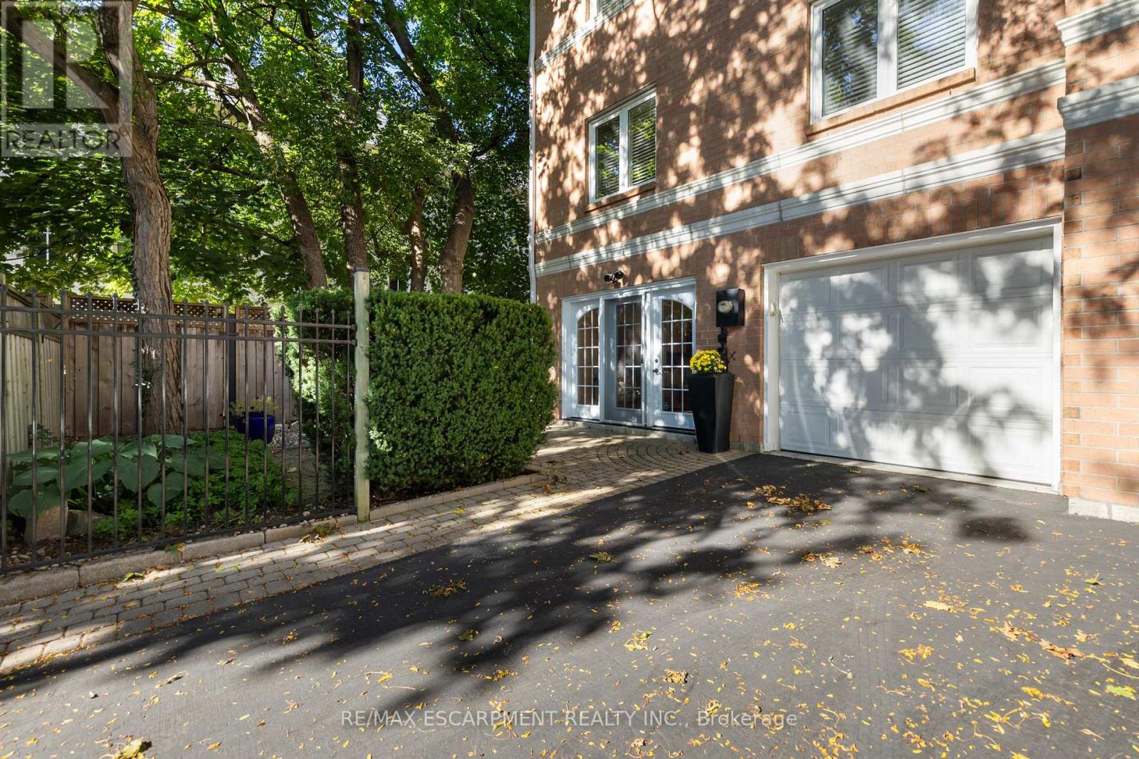 126 Brant Street, Oakville, Ontario  L6K 3X6 - Photo 38 - W11915354