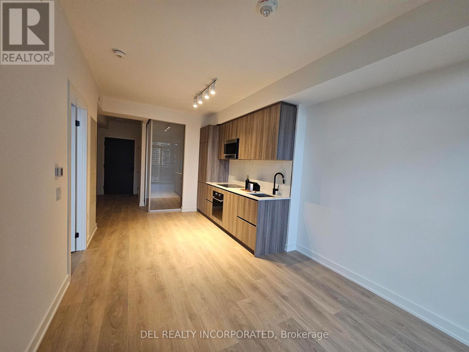 1608 - 117 Broadway Way, Toronto, Ontario  M4P 1V3 - Photo 2 - C11915476