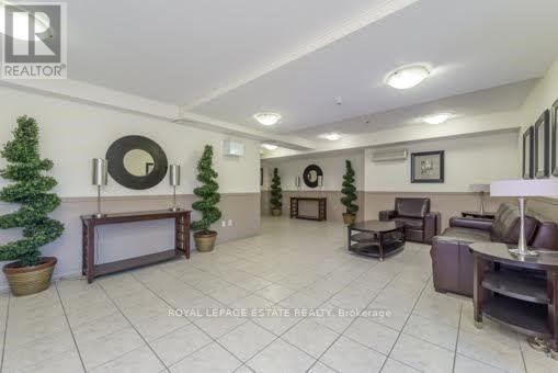 Property at 325 - 684 WARDEN AVENUE image 3
