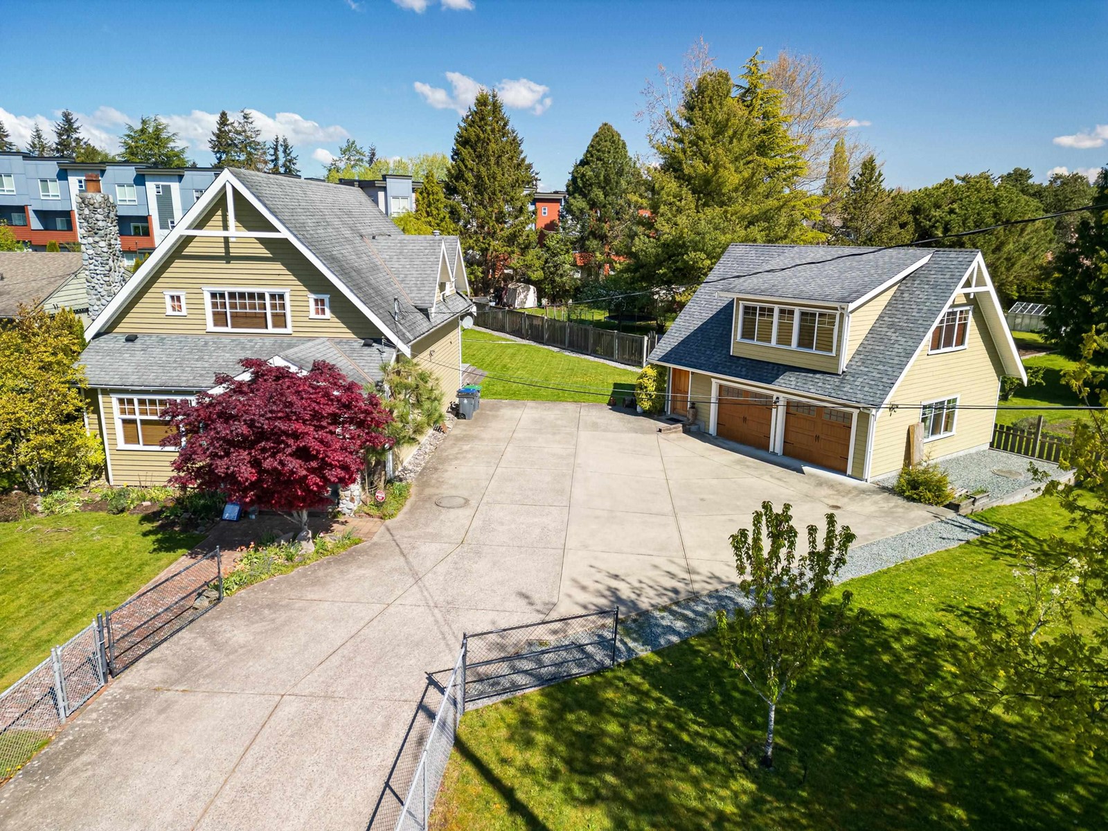Property at 16051 16 AVENUE image 5