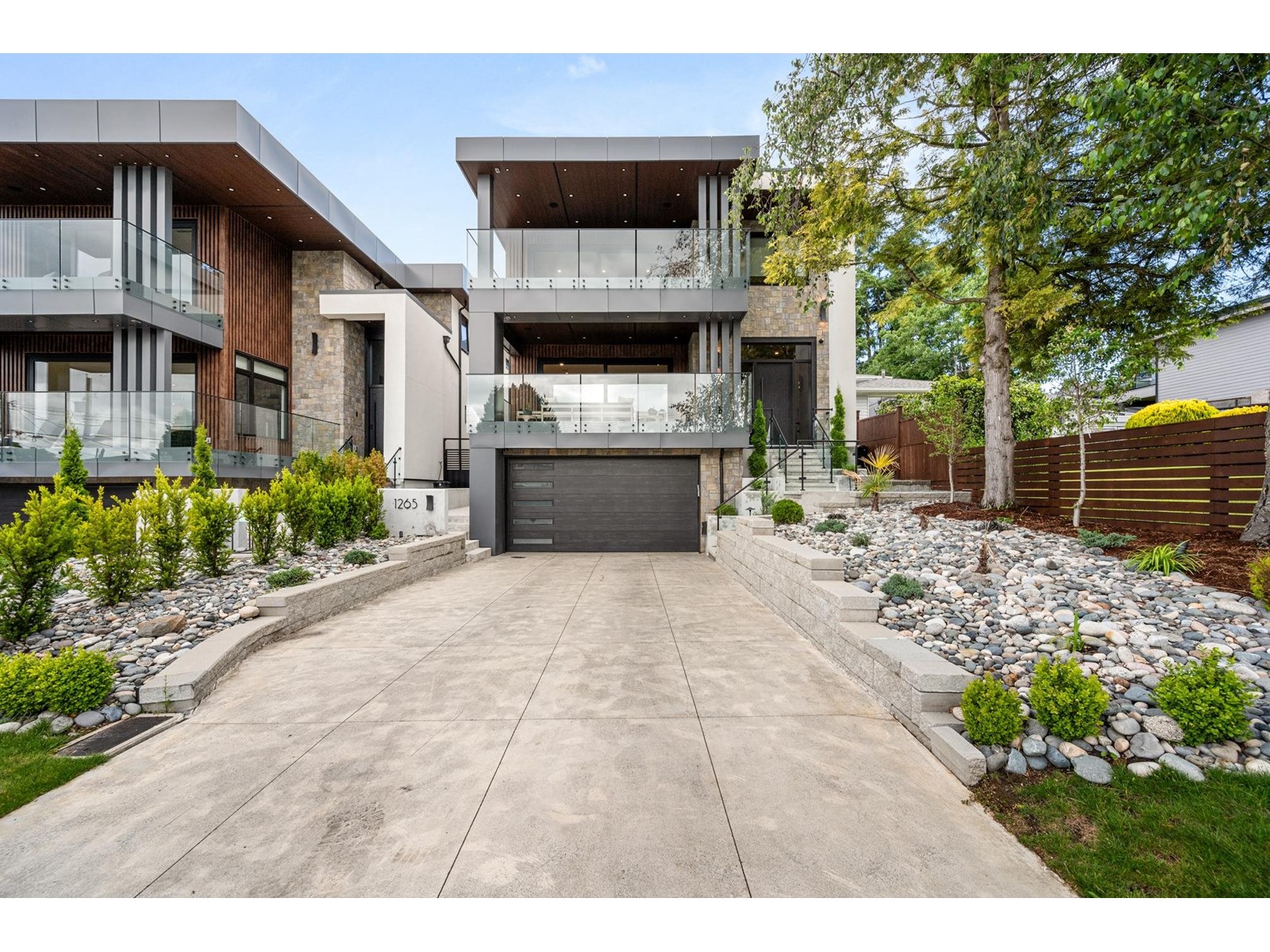 Property at 1265 KENT STREET image 1