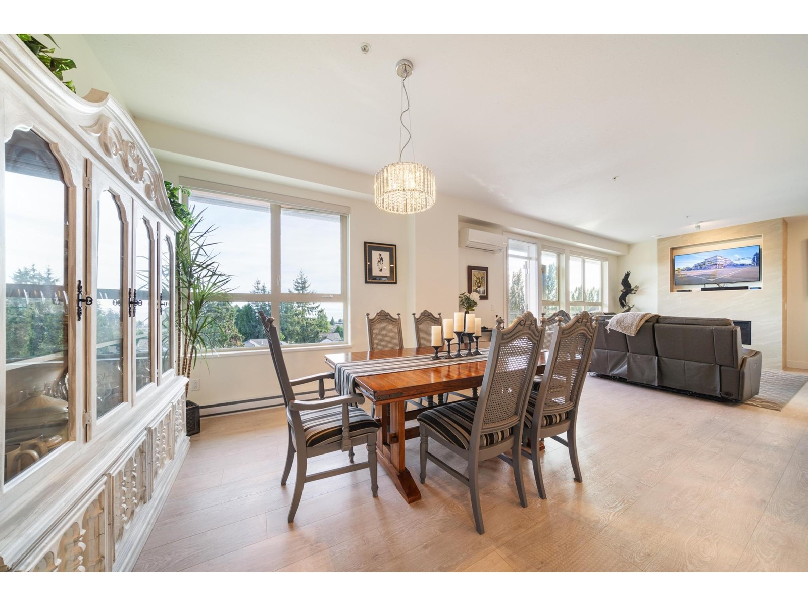 503 14022 North Bluff Rd Road, White Rock, British Columbia  V4B 0B7 - Photo 2 - R2953661