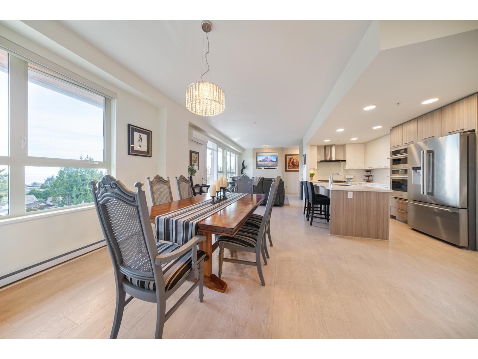 503 14022 North Bluff Rd Road, White Rock, British Columbia  V4B 0B7 - Photo 3 - R2953661