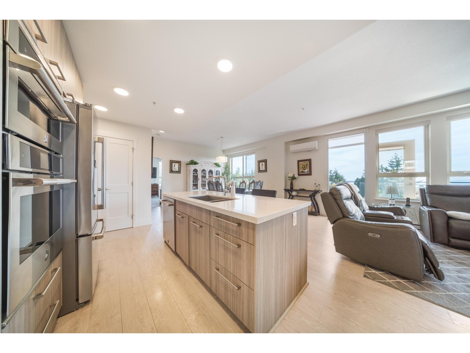 503 14022 North Bluff Rd Road, White Rock, British Columbia  V4B 0B7 - Photo 6 - R2953661