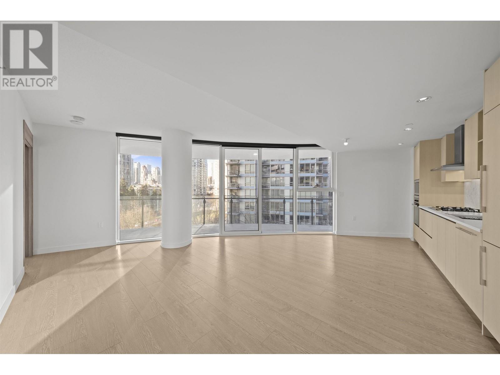 Listing Picture 4 of 37 : 605 89 NELSON STREET, Vancouver / 溫哥華 - 魯藝地產 Yvonne Lu Group - MLS Medallion Club Member