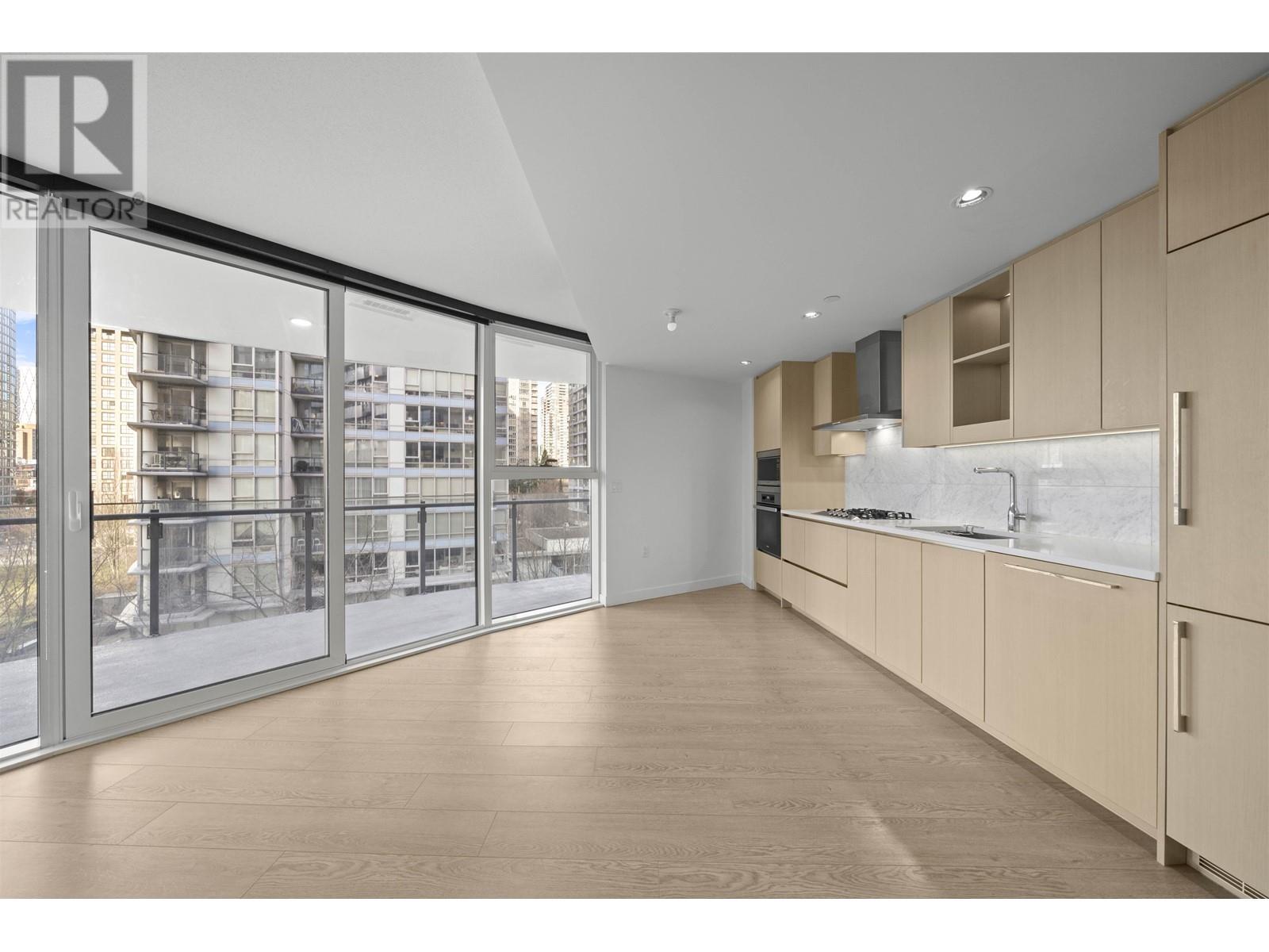 Listing Picture 6 of 37 : 605 89 NELSON STREET, Vancouver / 溫哥華 - 魯藝地產 Yvonne Lu Group - MLS Medallion Club Member