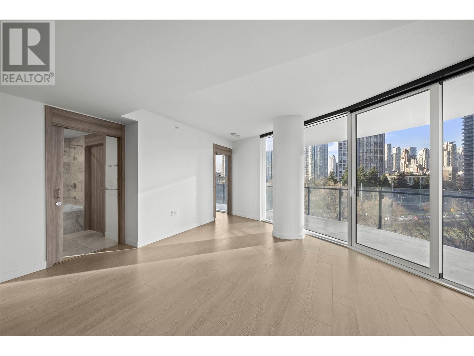 Listing Picture 22 of 37 : 605 89 NELSON STREET, Vancouver / 溫哥華 - 魯藝地產 Yvonne Lu Group - MLS Medallion Club Member