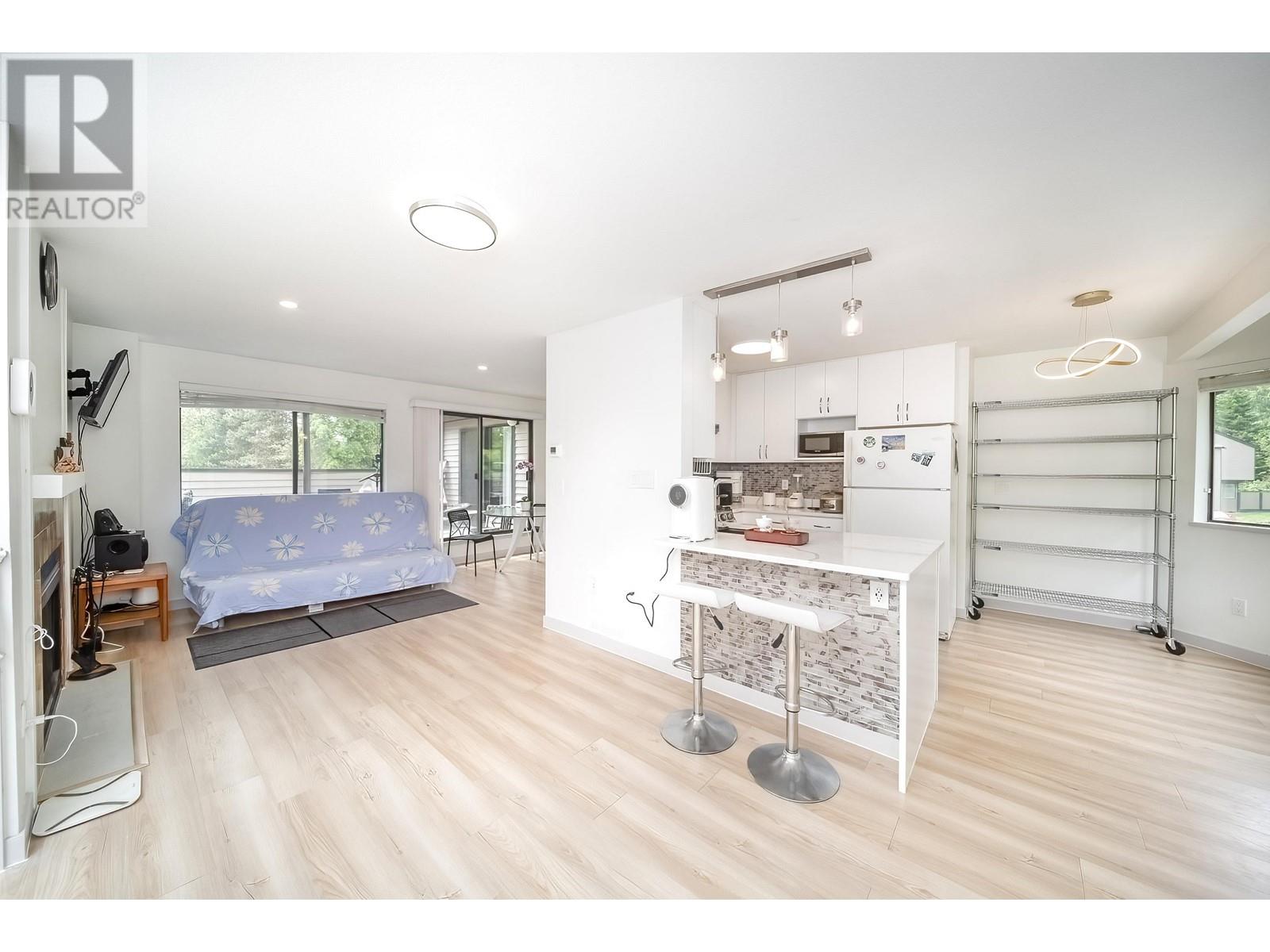 8566 Flowering Place, Burnaby, British Columbia  V5A 4B4 - Photo 4 - R2954352