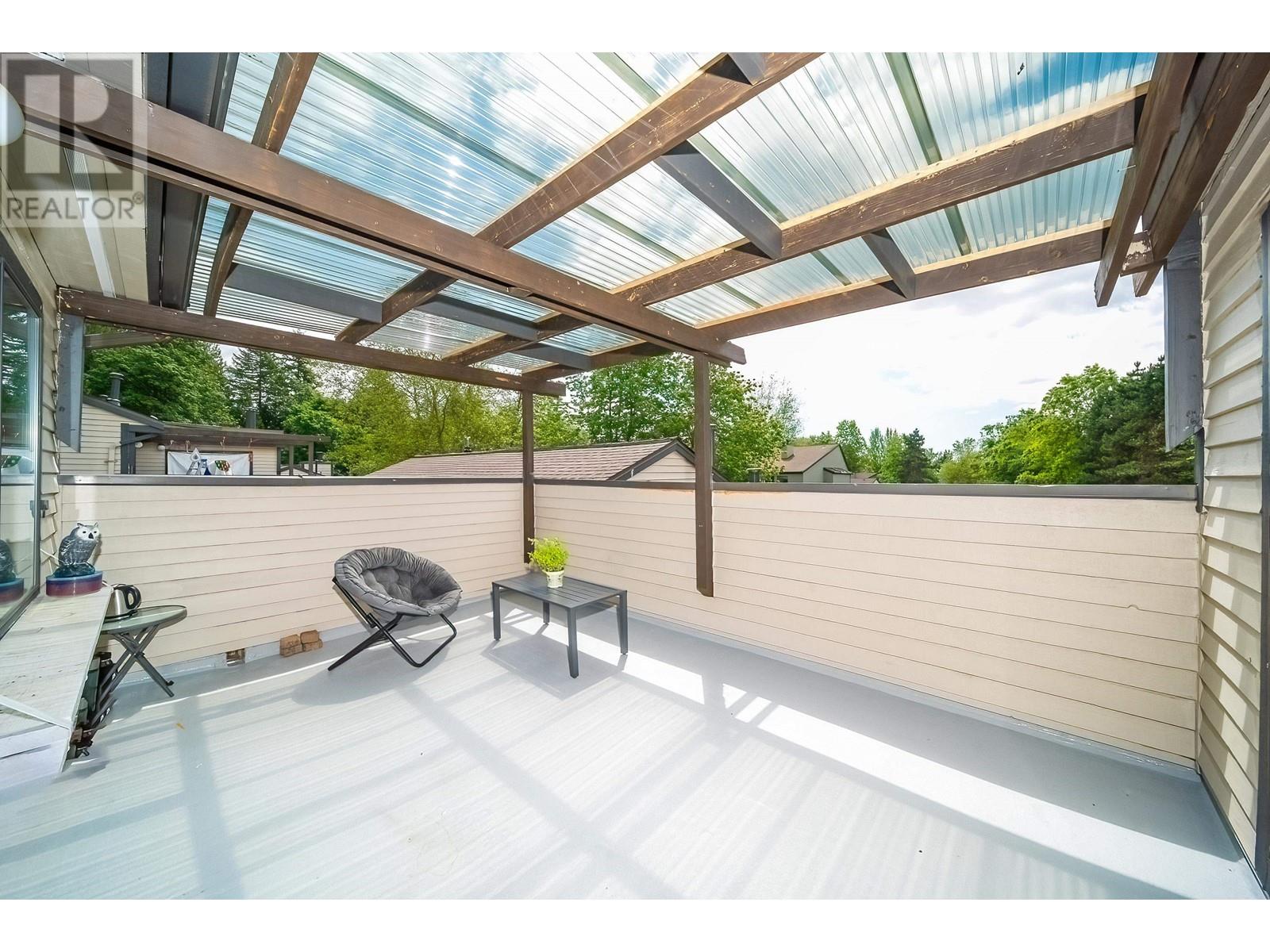8566 Flowering Place, Burnaby, British Columbia  V5A 4B4 - Photo 3 - R2954352