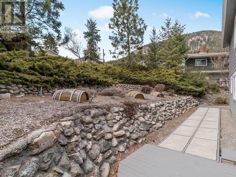 3745 Shaw Road, Peachland, British Columbia  V0H 1X2 - Photo 5 - 10331488