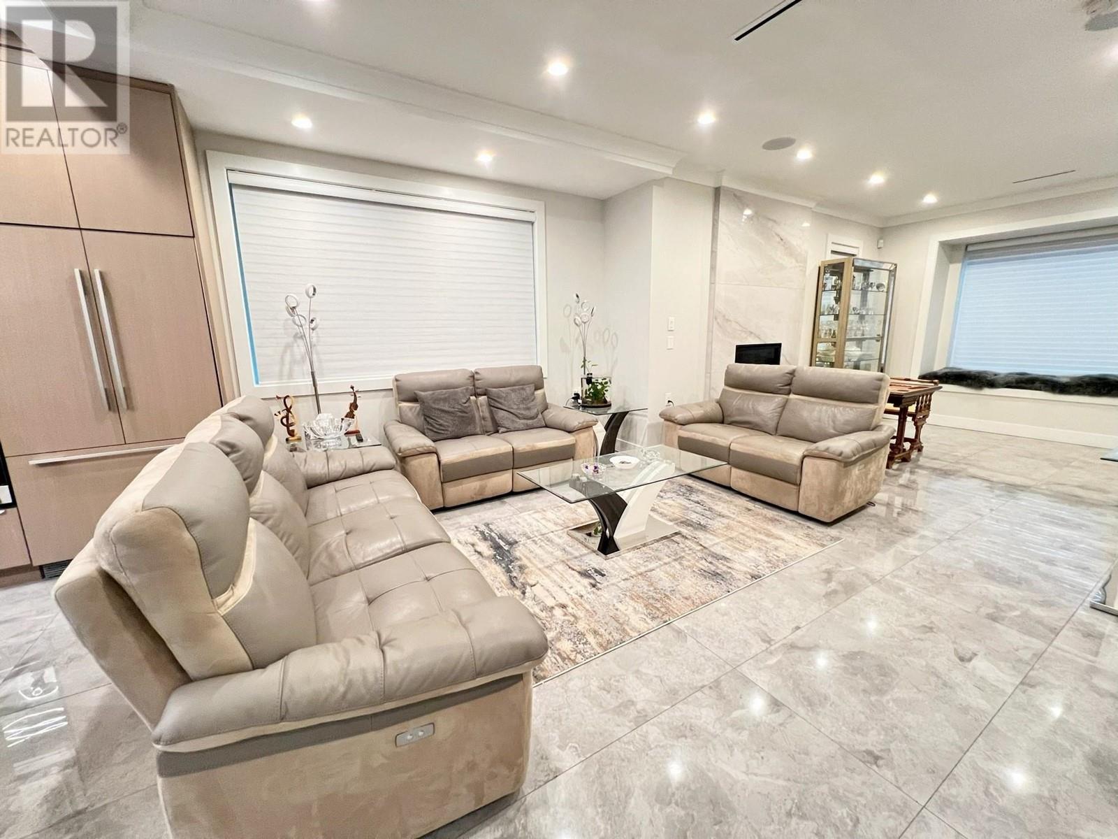 Listing Picture 2 of 9 : 6576 YEW STREET, Vancouver / 溫哥華 - 魯藝地產 Yvonne Lu Group - MLS Medallion Club Member