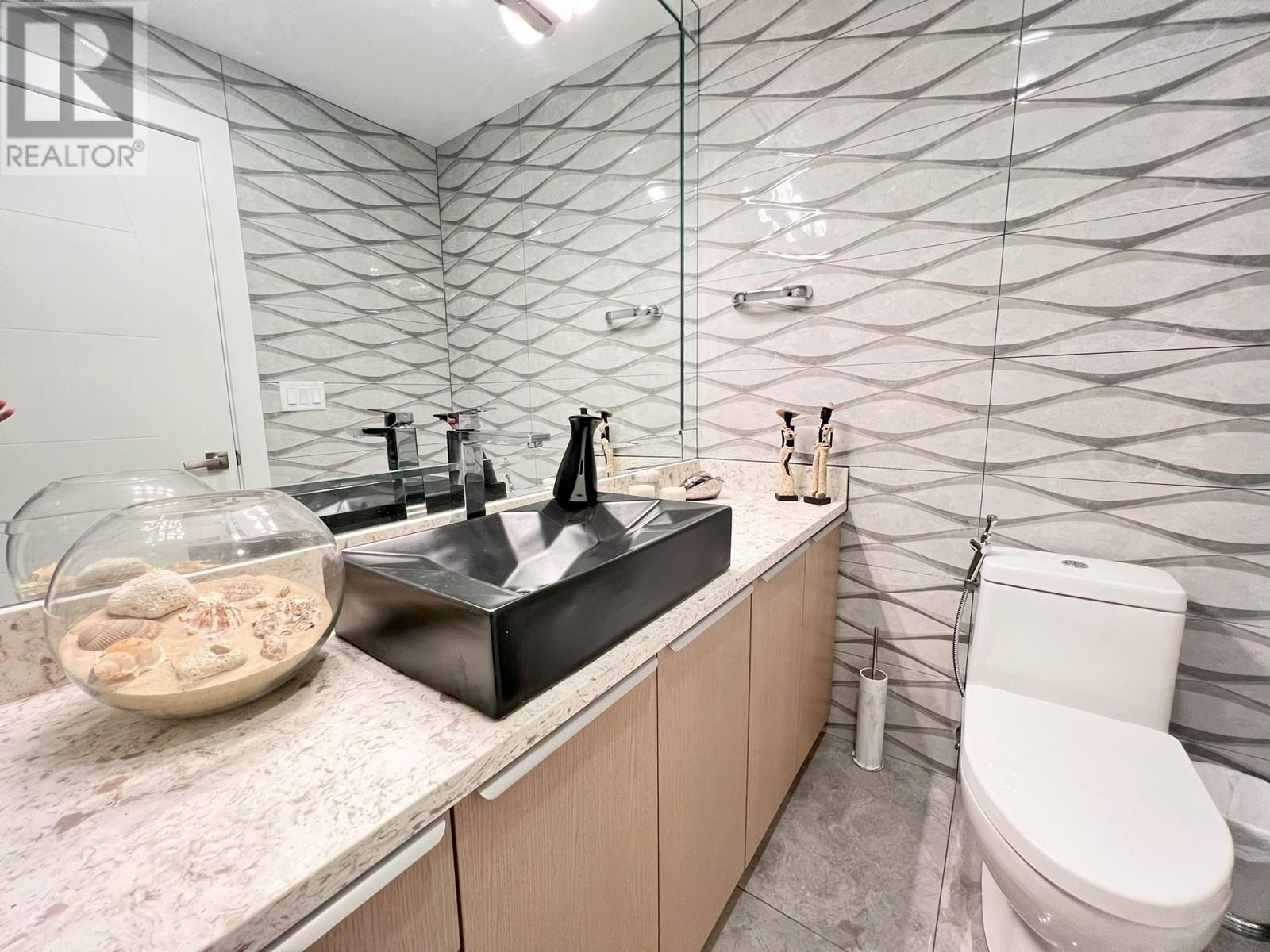 Listing Picture 6 of 9 : 6576 YEW STREET, Vancouver / 溫哥華 - 魯藝地產 Yvonne Lu Group - MLS Medallion Club Member