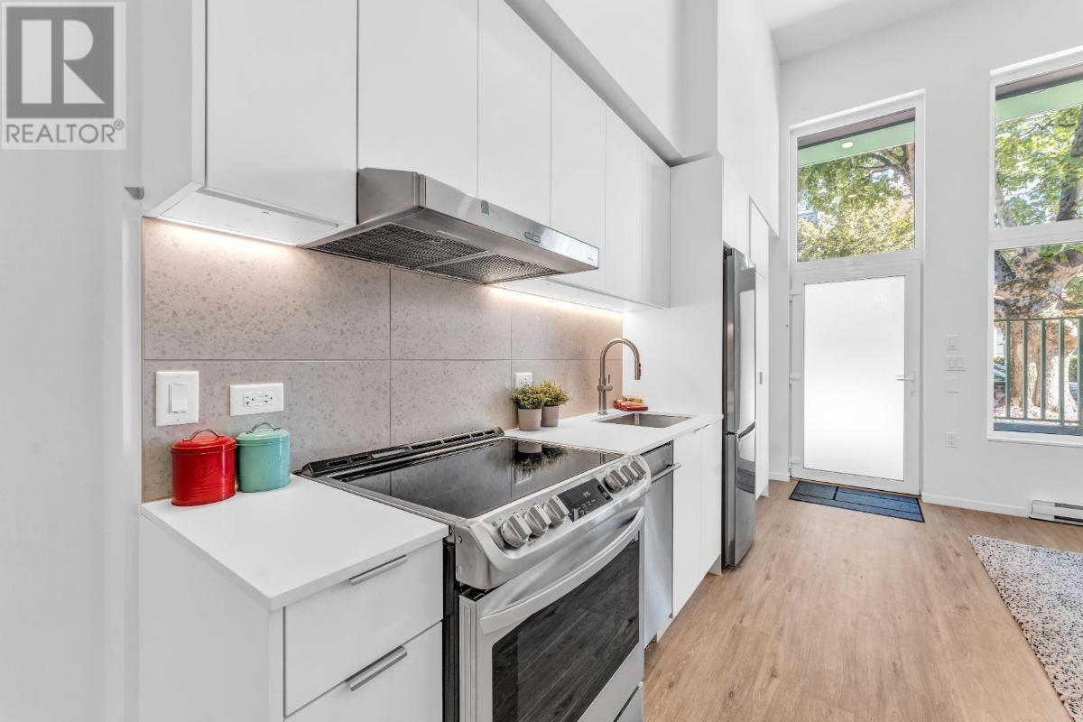 11 198 Ontario Place, Vancouver, British Columbia  V5W 1S2 - Photo 11 - R2954432