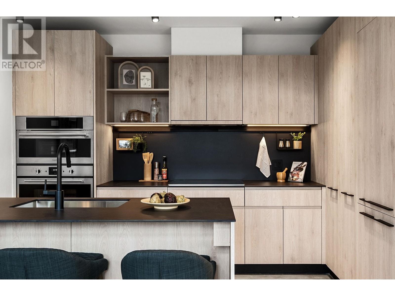 Listing Picture 10 of 32 : 4015 FLEMING STREET, Vancouver / 溫哥華 - 魯藝地產 Yvonne Lu Group - MLS Medallion Club Member