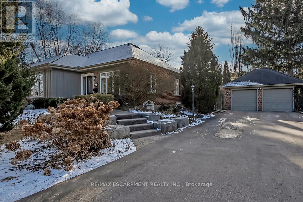 896 LASALLE PARK ROAD, Burlington, Ontario