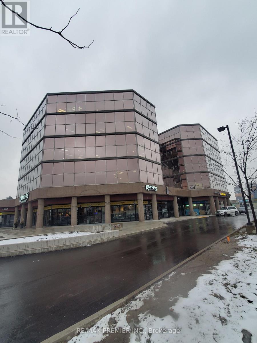 210 - 3200 Dufferin Street, Toronto (Yorkdale-Glen Park), Ontario  M6A 2T3 - Photo 5 - W11915611