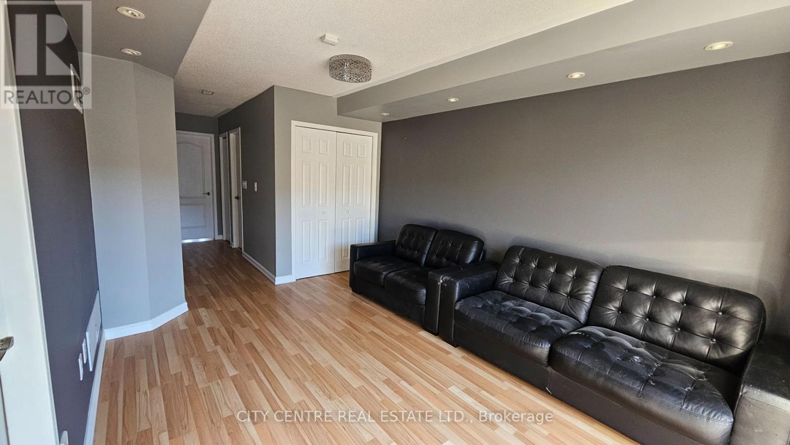 4972 Southampton Drive, Mississauga, Ontario  L5M 7P9 - Photo 6 - W11914686