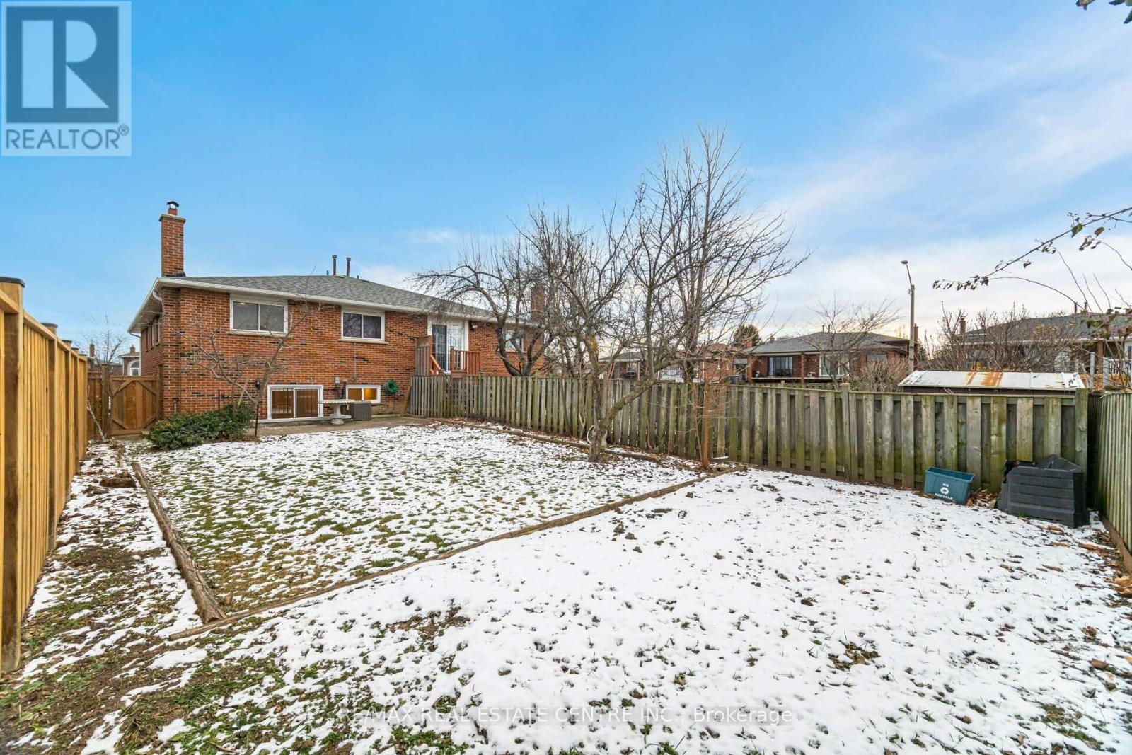 1639 Corkstone Glade, Mississauga, Ontario  L4W 2E9 - Photo 40 - W11915744