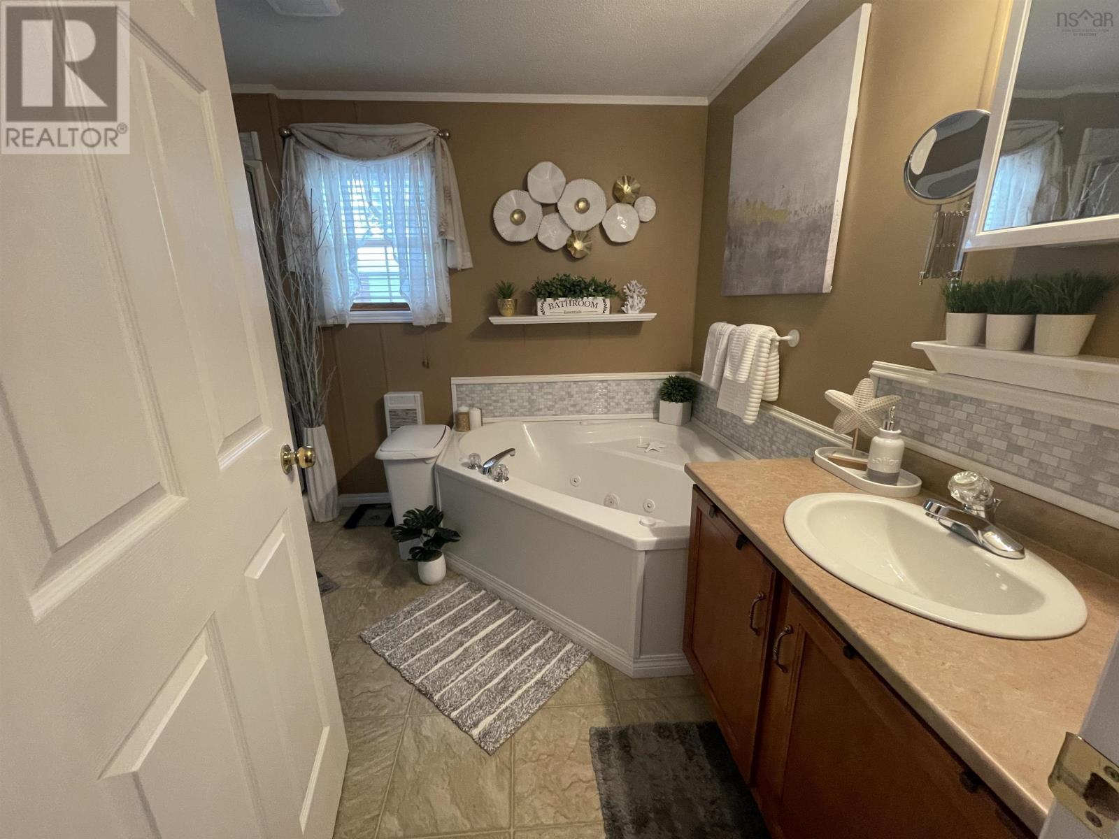 4 Fifth Street, Lucasville, Nova Scotia  B4B 1R2 - Photo 24 - 202500547