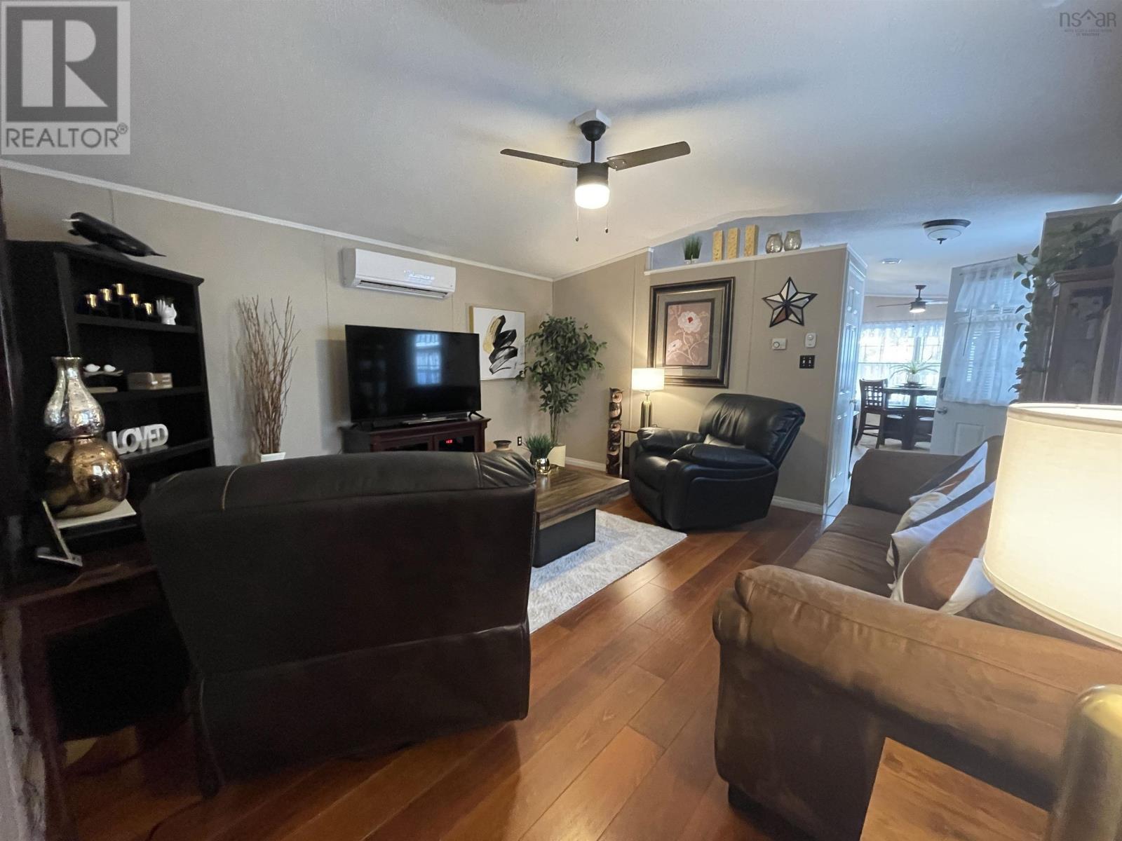 4 Fifth Street, Lucasville, Nova Scotia  B4B 1R2 - Photo 3 - 202500547