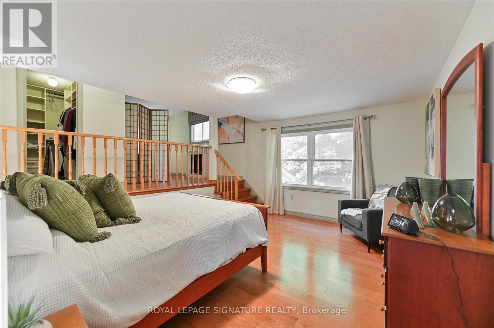 2368 Folkway Drive, Mississauga, Ontario  L5L 3B6 - Photo 20 - W11915791