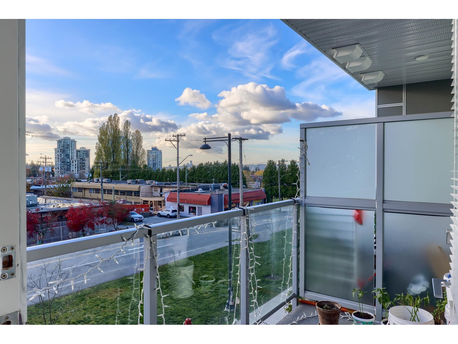 301 10838 Whalley Boulevard, Surrey, British Columbia  V3R 0G8 - Photo 8 - R2953501