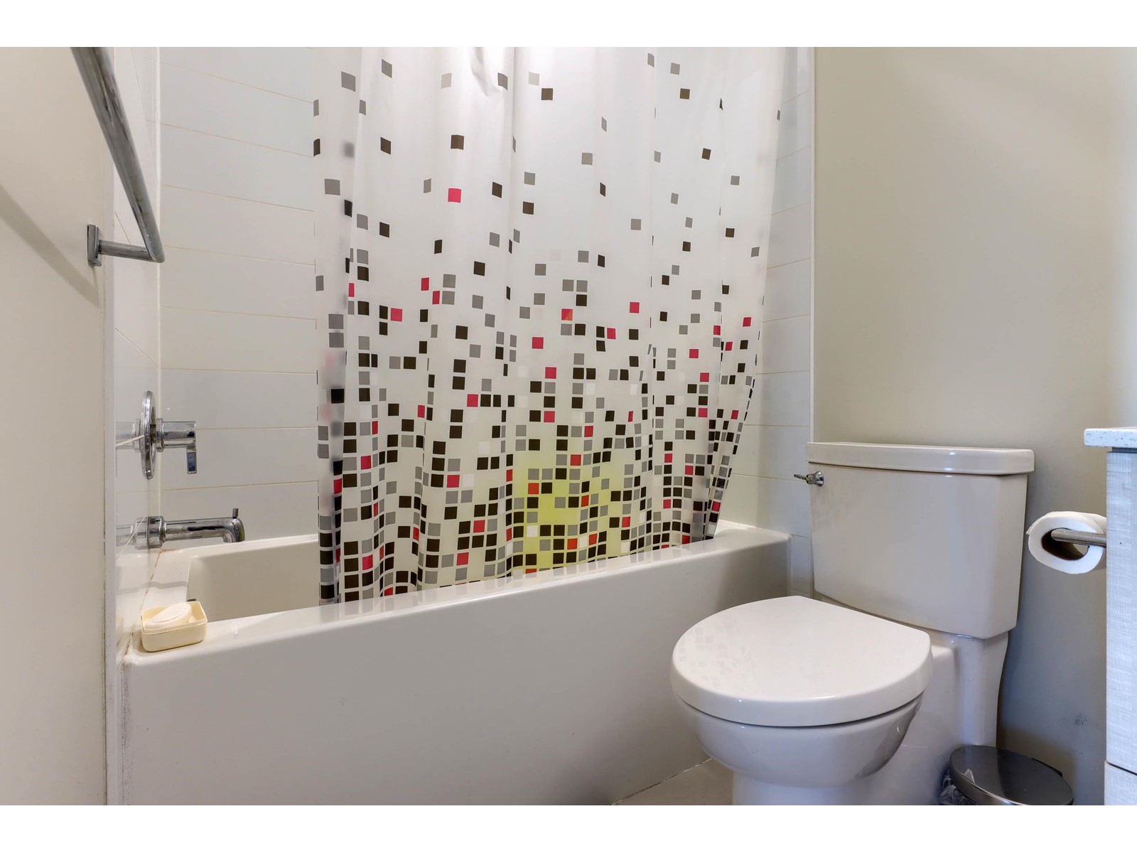 301 10838 Whalley Boulevard, Surrey, British Columbia  V3R 0G8 - Photo 13 - R2953501
