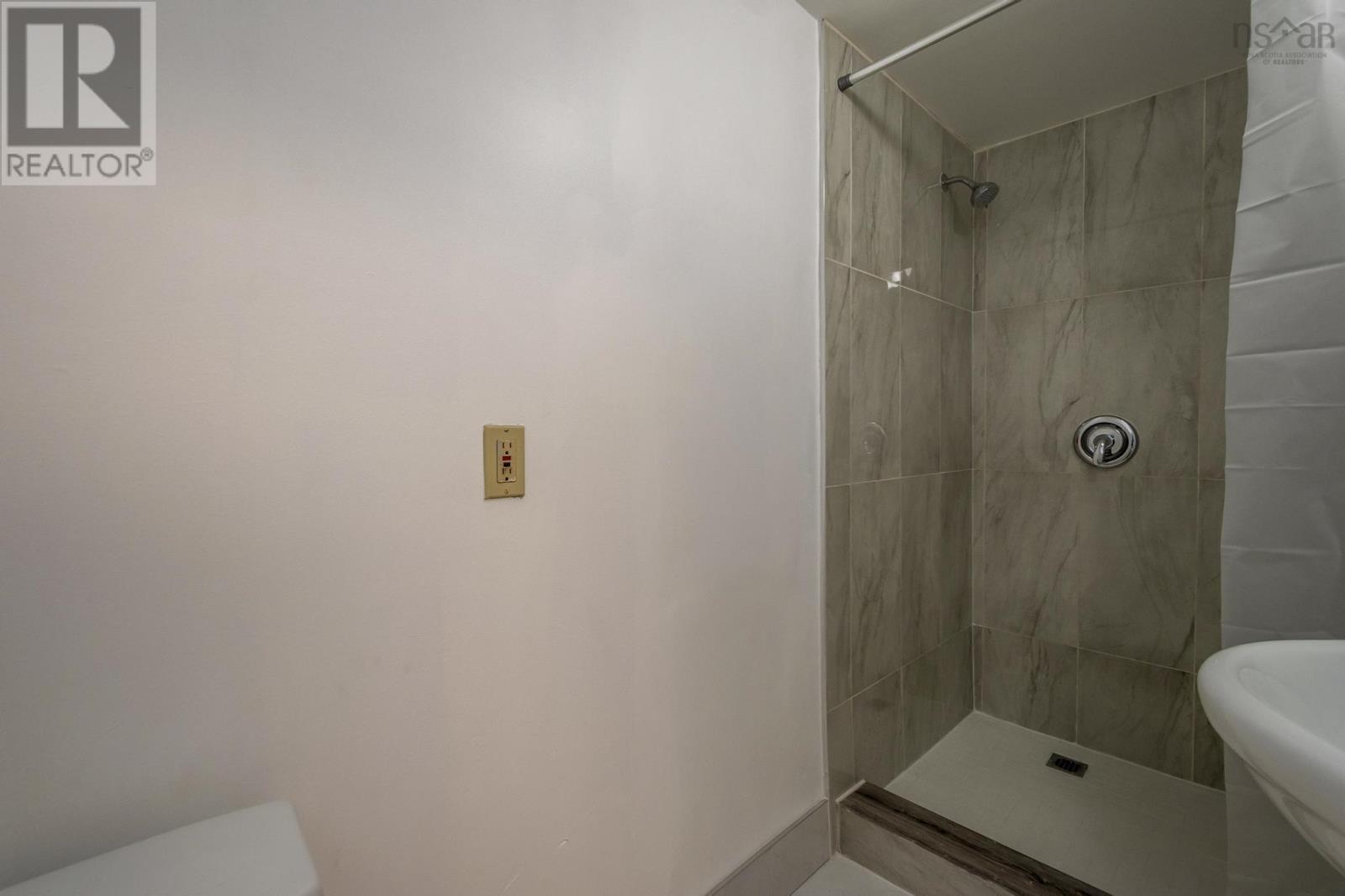 2739 Agricola Street, Halifax, Nova Scotia  B3K 4E2 - Photo 34 - 202500551