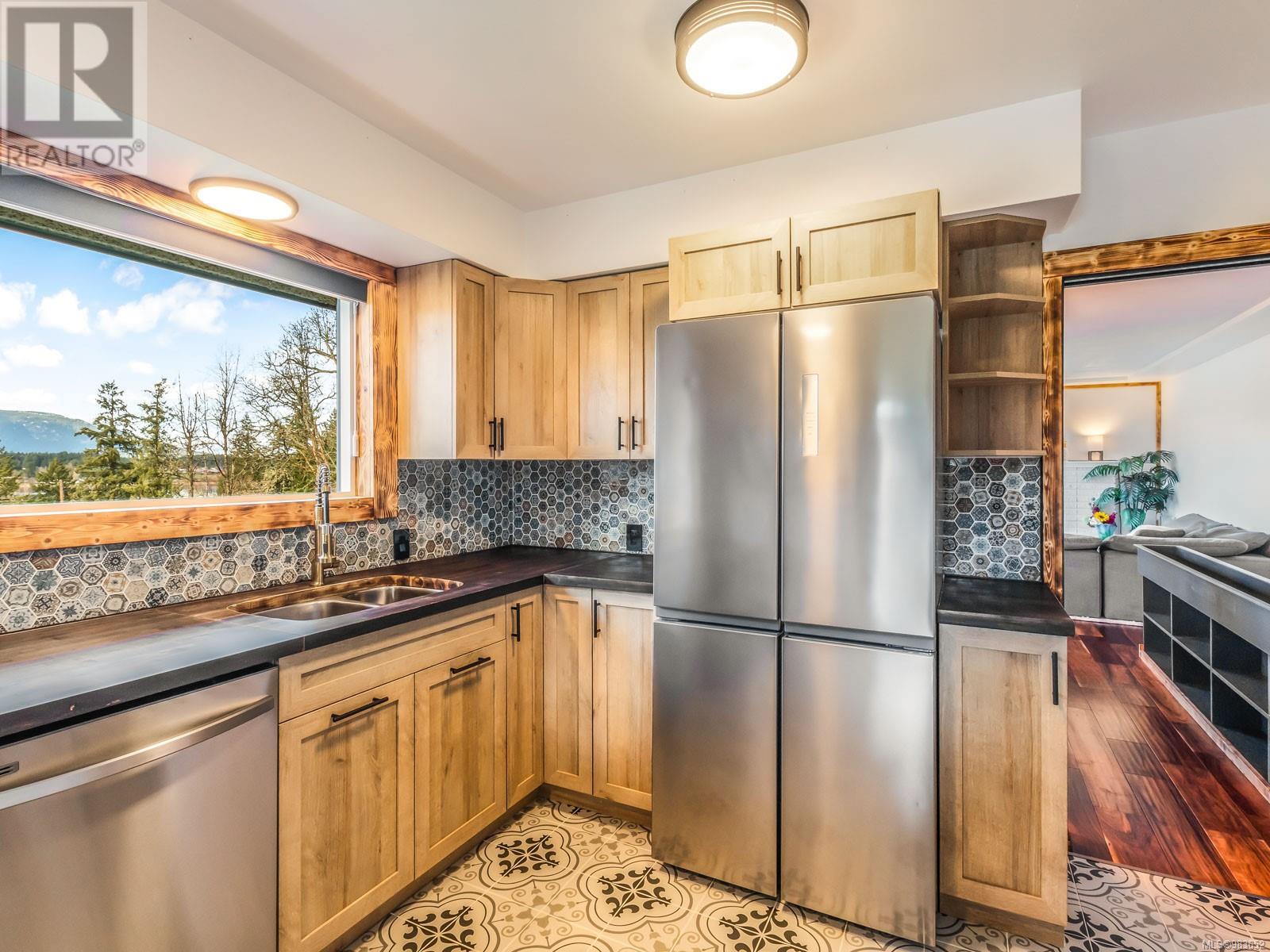 Property at 1743 Maple Bay Rd image 3