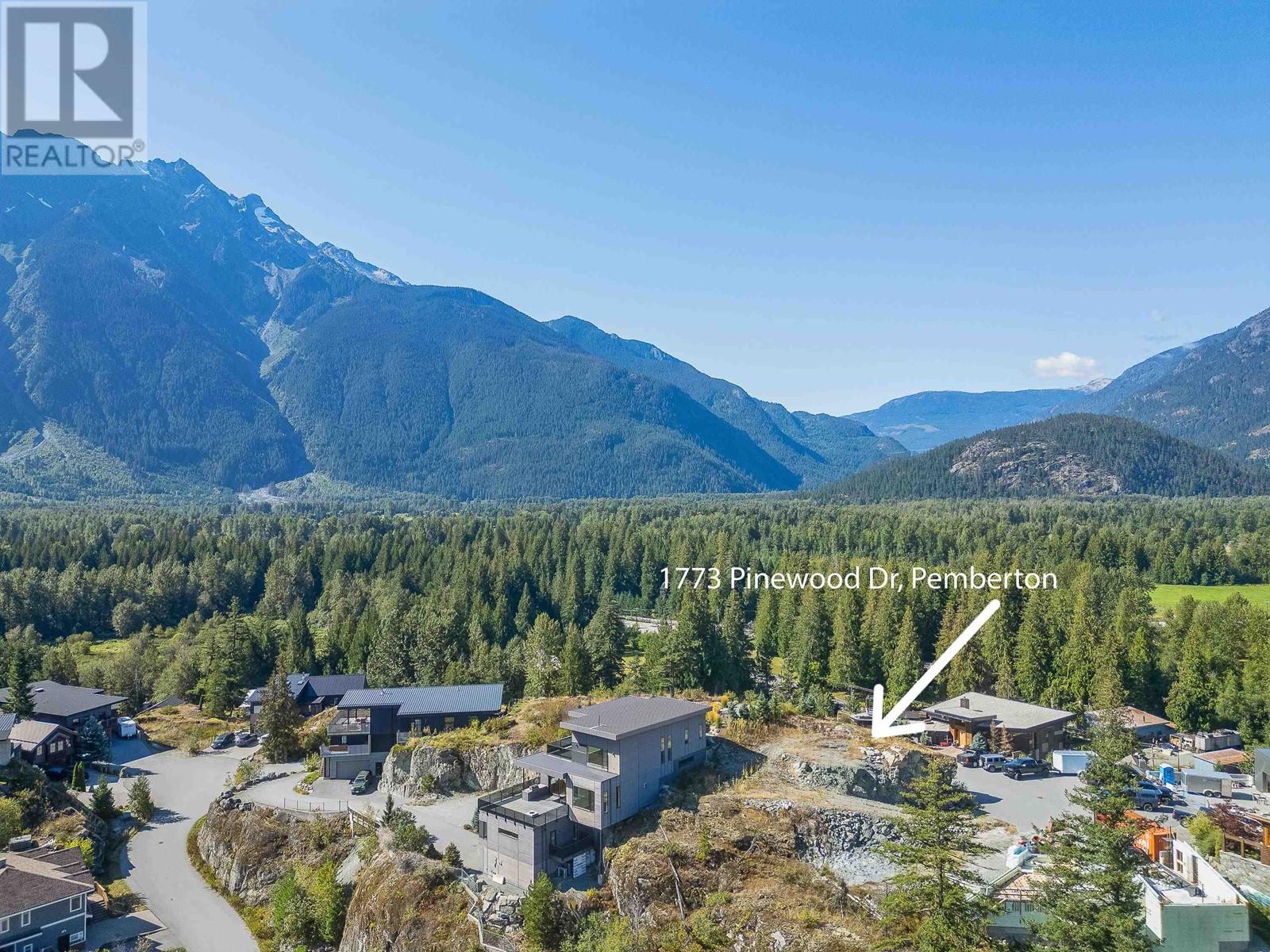 1773 Pinewood Drive, Pemberton, British Columbia  V0N 2L3 - Photo 2 - R2954569