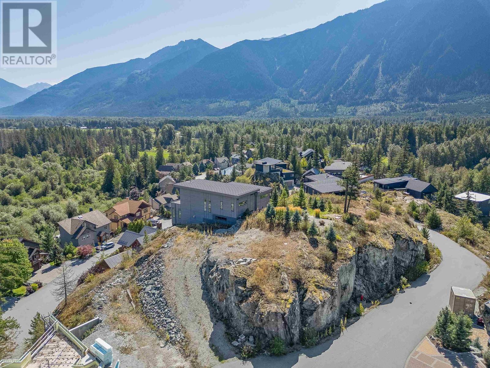 1773 Pinewood Drive, Pemberton, British Columbia V0N 2L3 - Photo 9 - R2954569