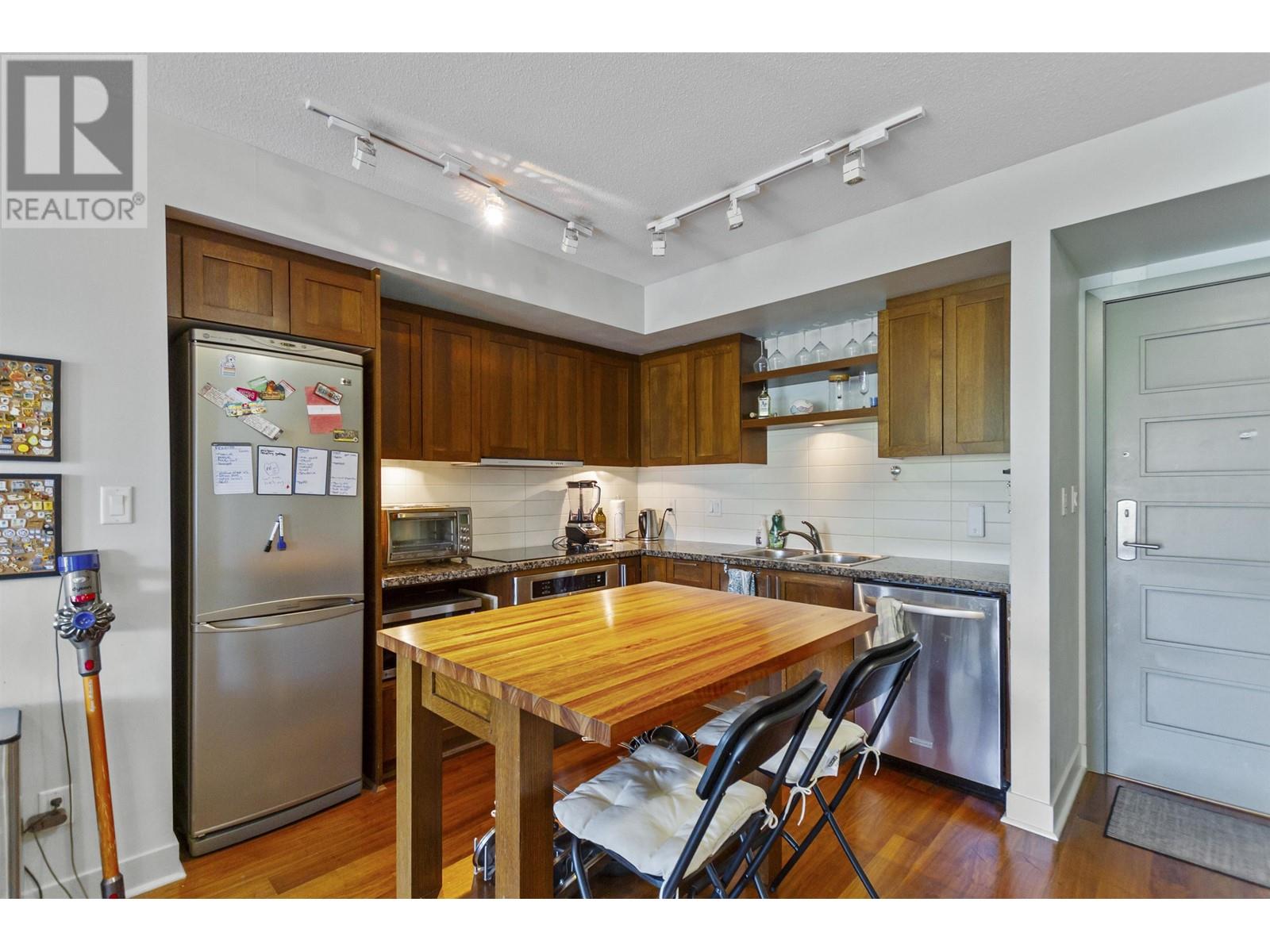 Listing Picture 4 of 24 : 517 2268 W BROADWAY, Vancouver / 溫哥華 - 魯藝地產 Yvonne Lu Group - MLS Medallion Club Member