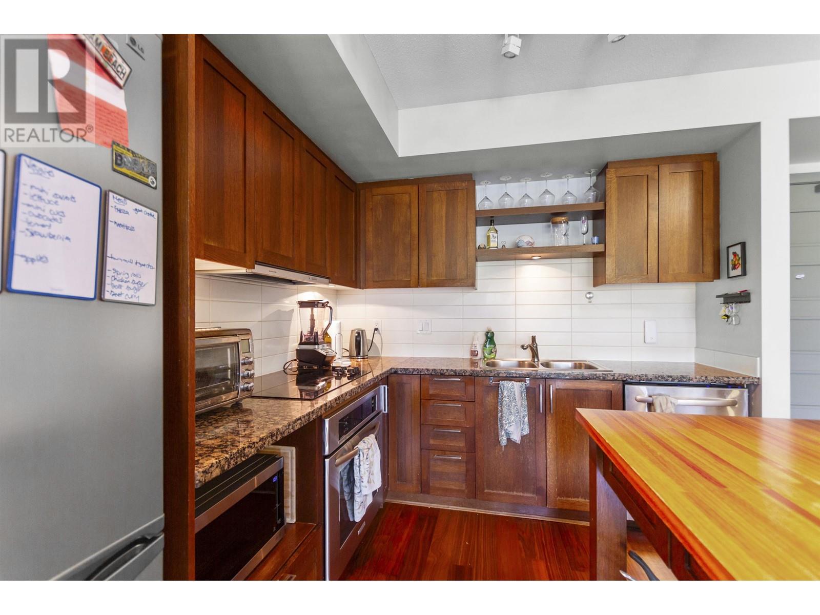 Listing Picture 5 of 24 : 517 2268 W BROADWAY, Vancouver / 溫哥華 - 魯藝地產 Yvonne Lu Group - MLS Medallion Club Member