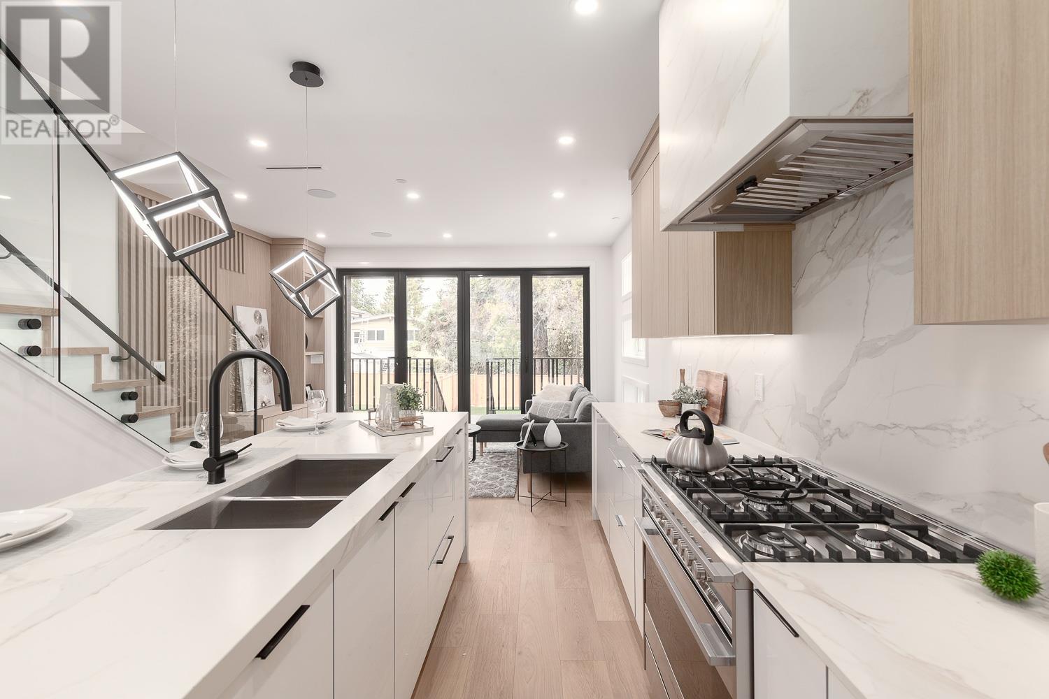 Listing Picture 10 of 35 : 131 E KING EDWARD AVENUE, Vancouver / 溫哥華 - 魯藝地產 Yvonne Lu Group - MLS Medallion Club Member