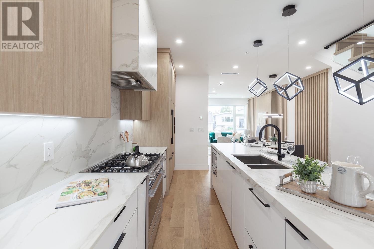 Listing Picture 11 of 35 : 131 E KING EDWARD AVENUE, Vancouver / 溫哥華 - 魯藝地產 Yvonne Lu Group - MLS Medallion Club Member