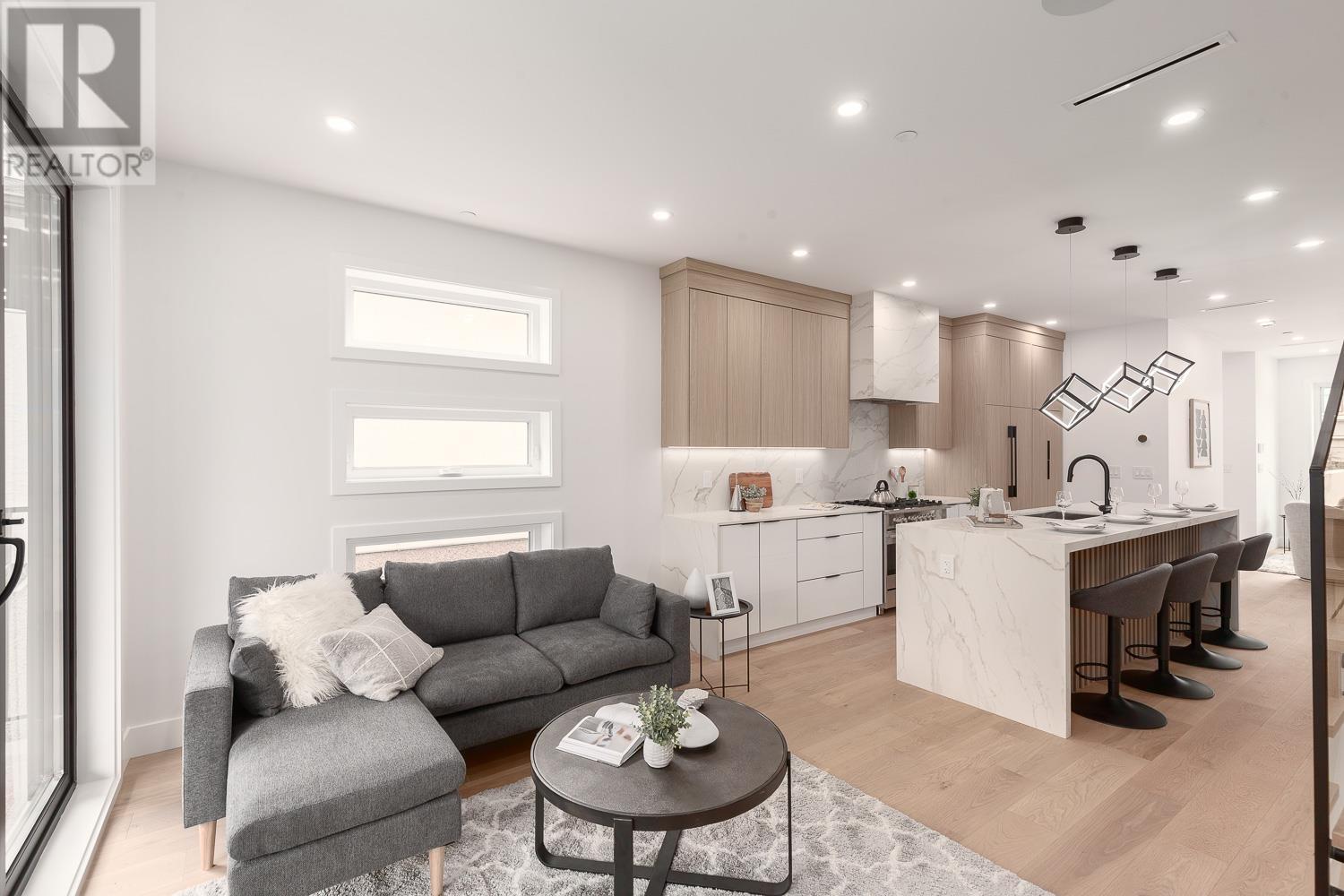 Listing Picture 13 of 35 : 131 E KING EDWARD AVENUE, Vancouver / 溫哥華 - 魯藝地產 Yvonne Lu Group - MLS Medallion Club Member