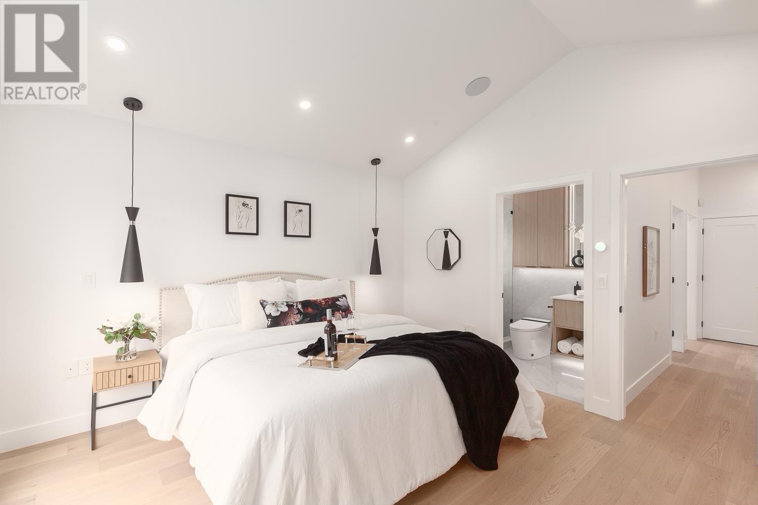 Listing Picture 19 of 35 : 131 E KING EDWARD AVENUE, Vancouver / 溫哥華 - 魯藝地產 Yvonne Lu Group - MLS Medallion Club Member