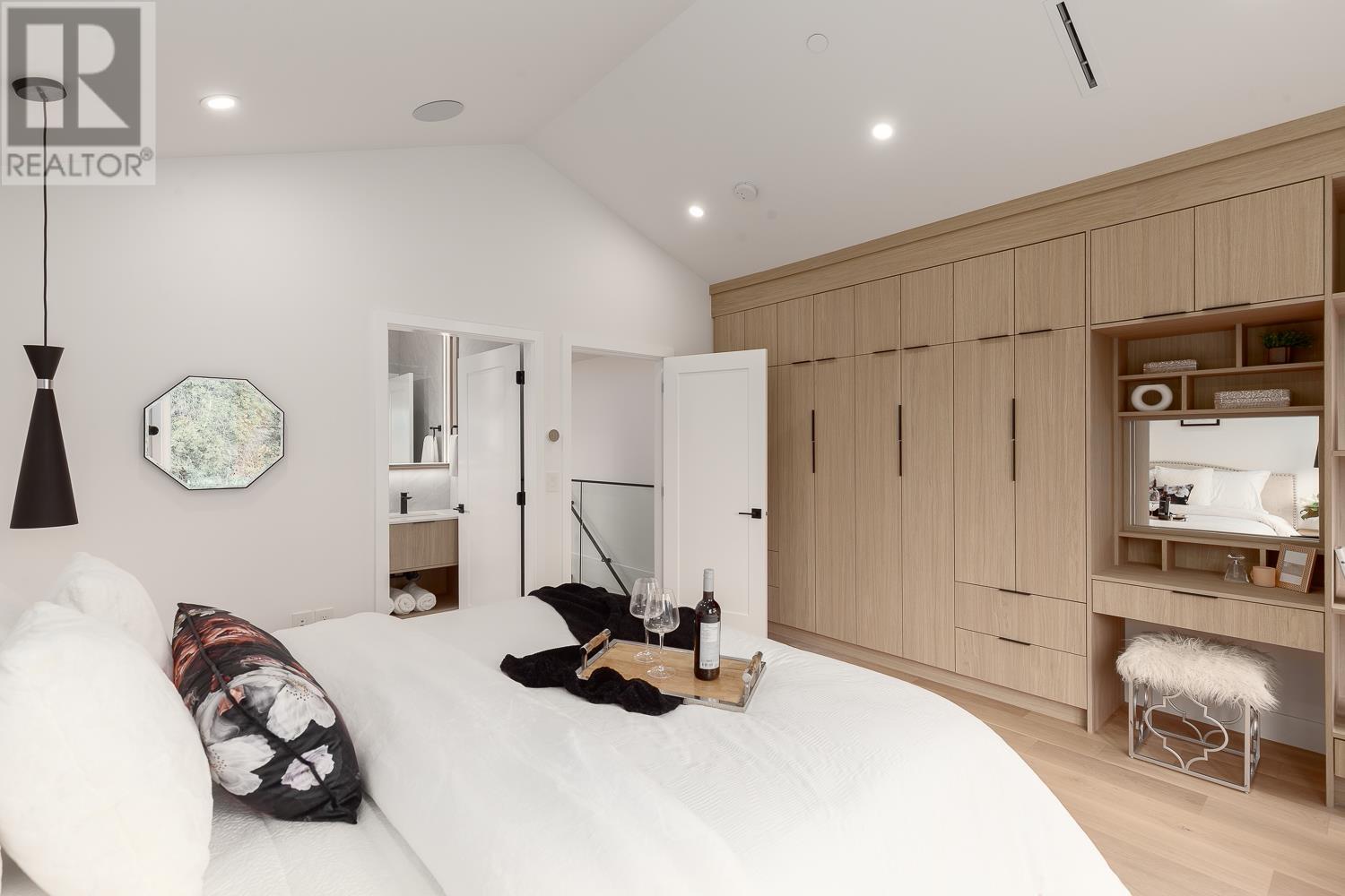 Listing Picture 20 of 35 : 131 E KING EDWARD AVENUE, Vancouver / 溫哥華 - 魯藝地產 Yvonne Lu Group - MLS Medallion Club Member