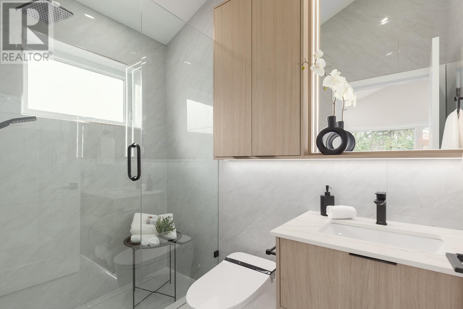 Listing Picture 22 of 35 : 131 E KING EDWARD AVENUE, Vancouver / 溫哥華 - 魯藝地產 Yvonne Lu Group - MLS Medallion Club Member