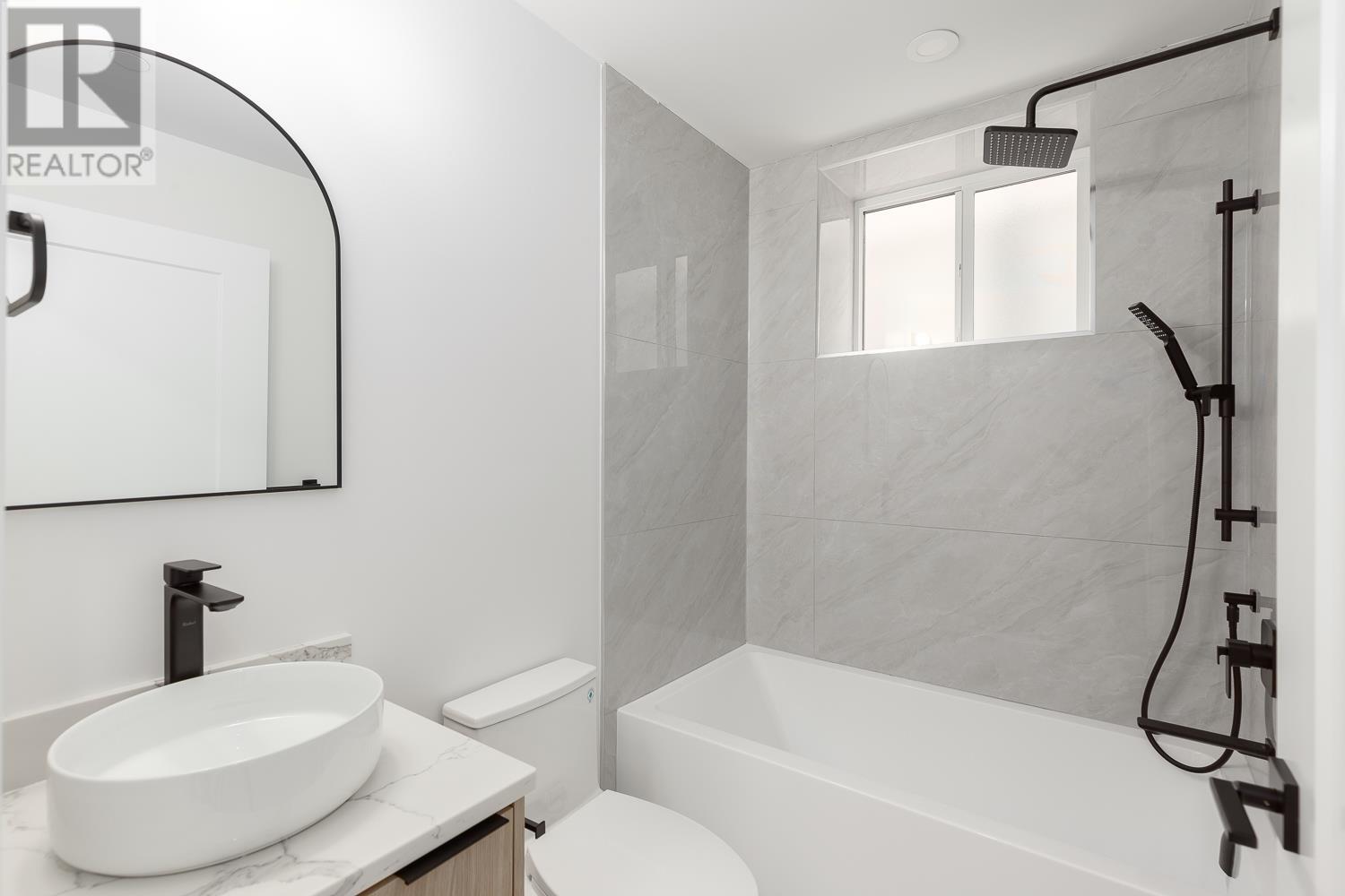 Listing Picture 25 of 35 : 131 E KING EDWARD AVENUE, Vancouver / 溫哥華 - 魯藝地產 Yvonne Lu Group - MLS Medallion Club Member