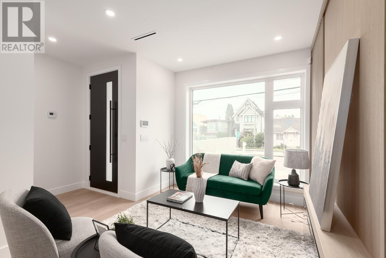 Listing Picture 4 of 35 : 131 E KING EDWARD AVENUE, Vancouver / 溫哥華 - 魯藝地產 Yvonne Lu Group - MLS Medallion Club Member