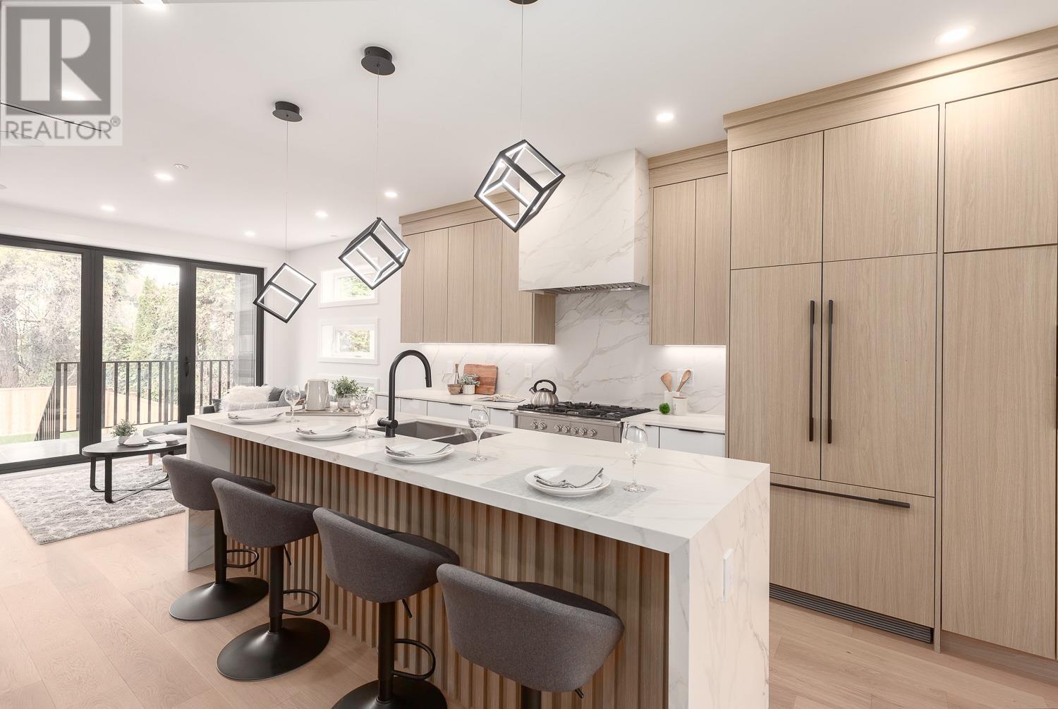 Listing Picture 5 of 35 : 131 E KING EDWARD AVENUE, Vancouver / 溫哥華 - 魯藝地產 Yvonne Lu Group - MLS Medallion Club Member