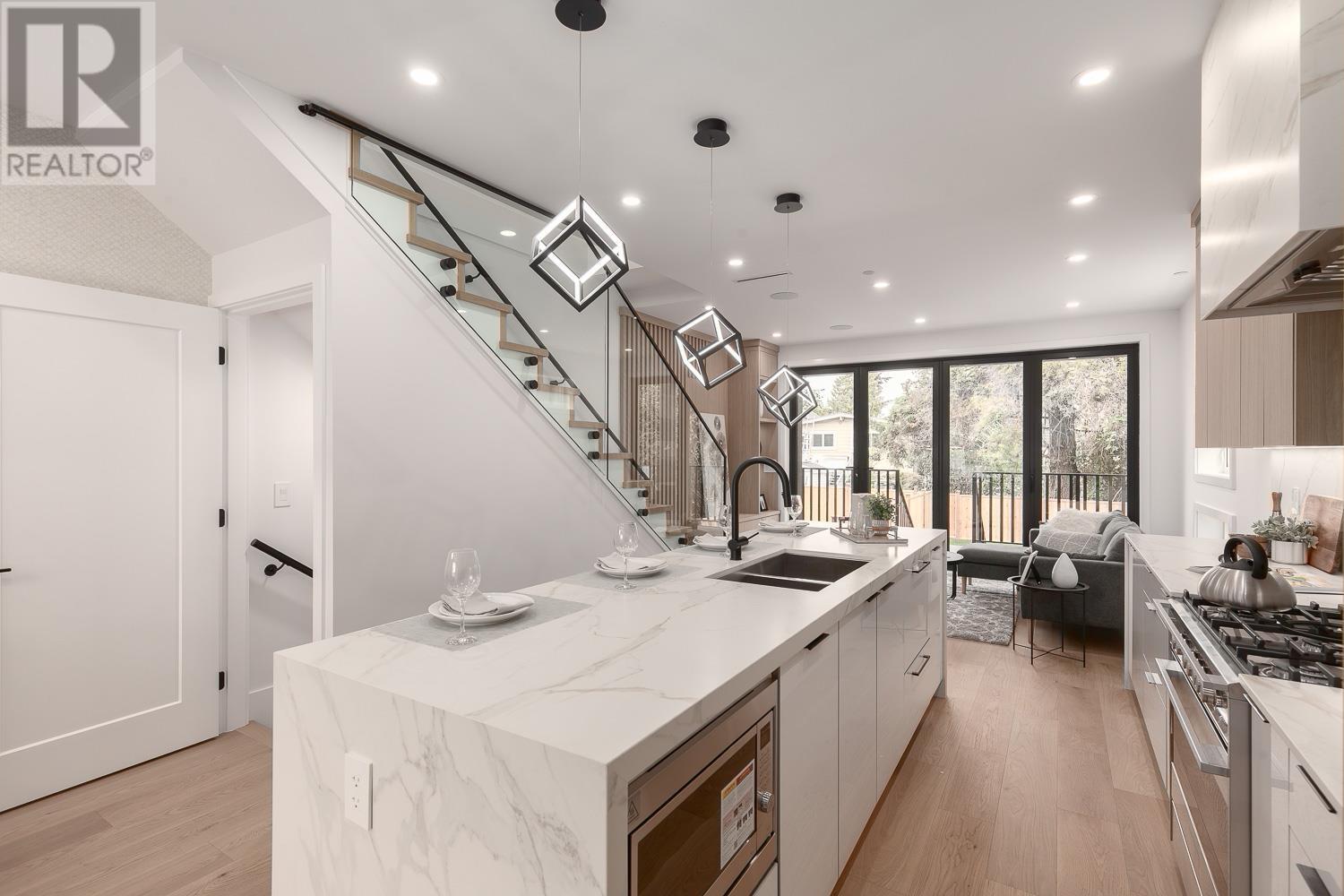 Listing Picture 8 of 35 : 131 E KING EDWARD AVENUE, Vancouver / 溫哥華 - 魯藝地產 Yvonne Lu Group - MLS Medallion Club Member