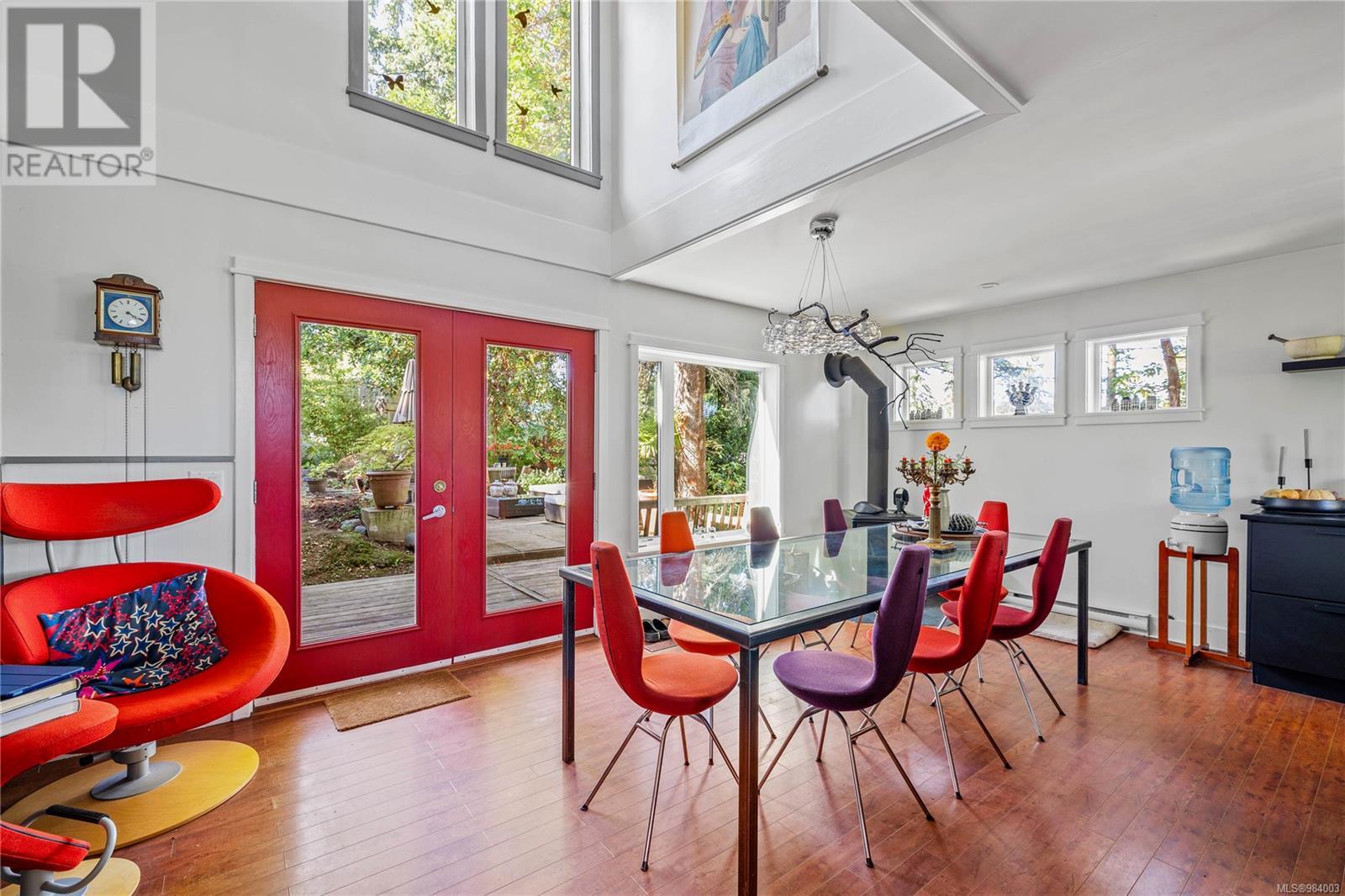 Property at 142 Park Dr image 1