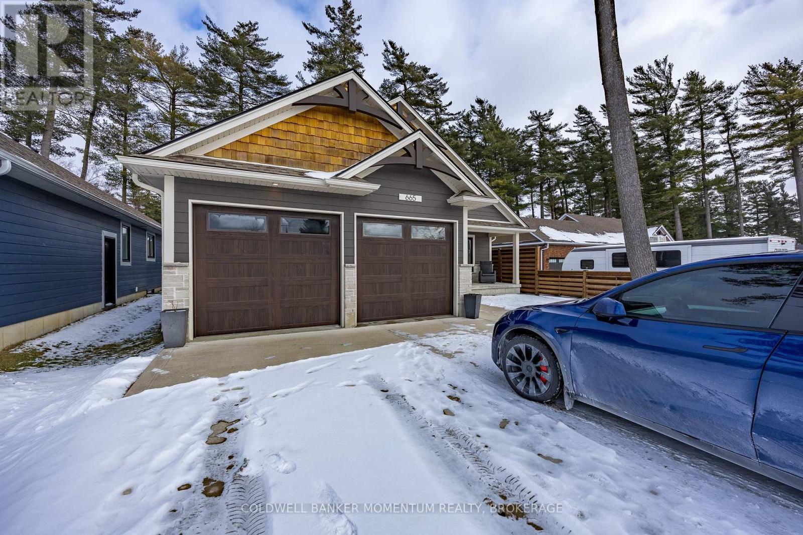 Property at 665 JAMES STREET image 3