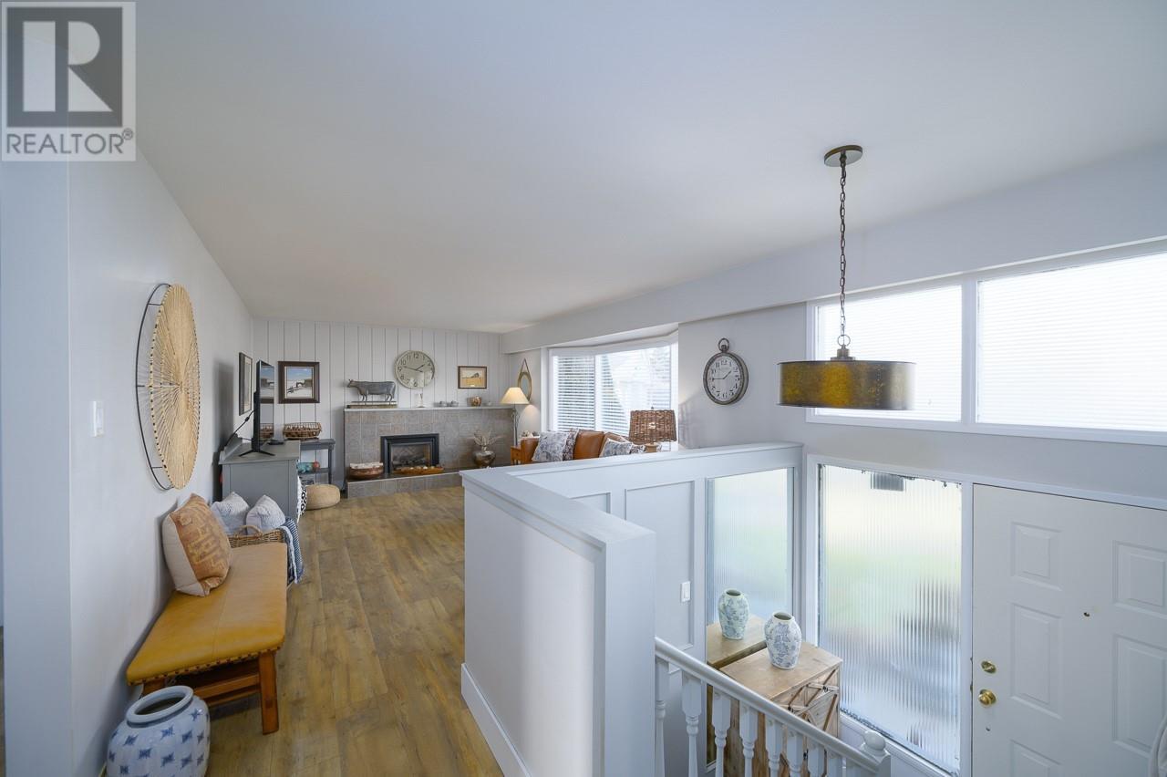 Property at 1742 APPLE Lane image 3