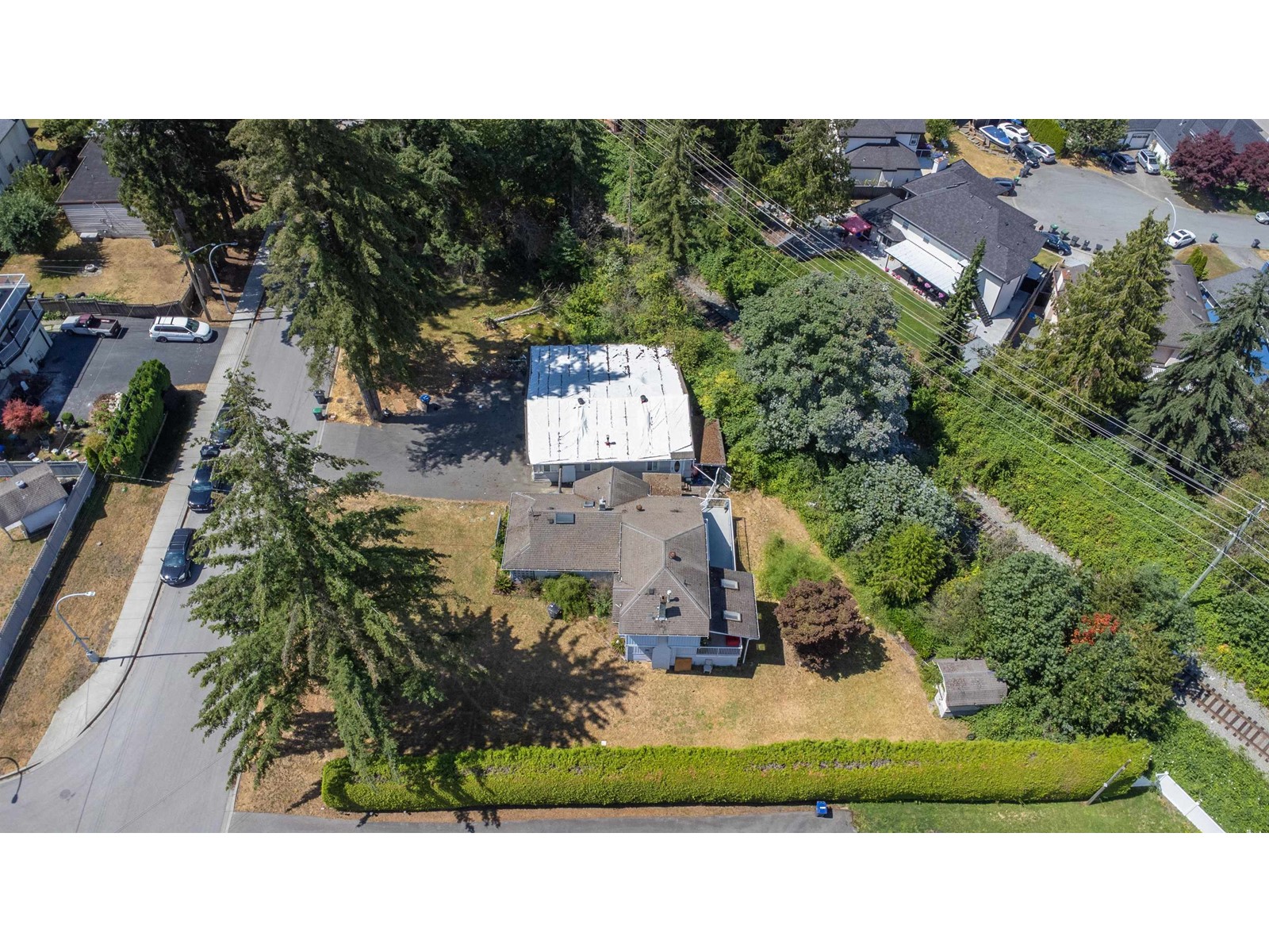 Property at 12129 100 AVENUE image 3
