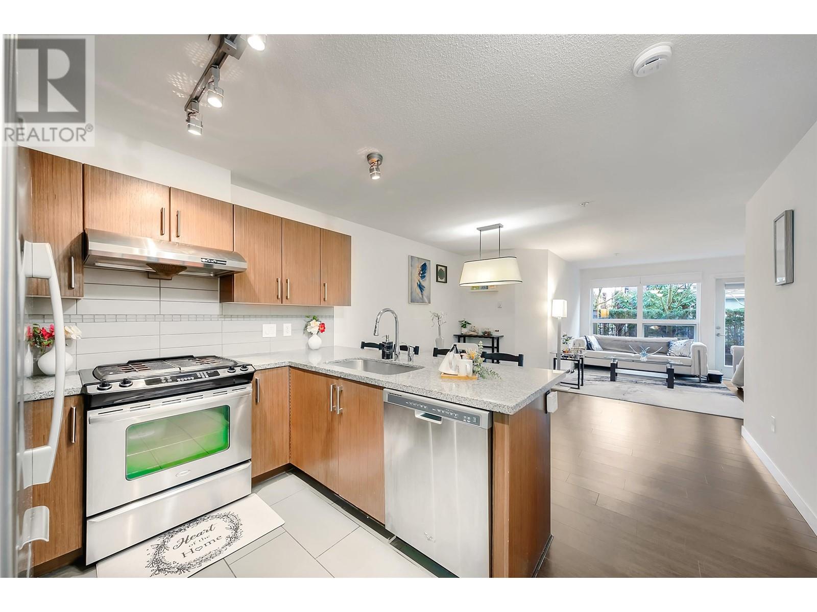 Listing Picture 4 of 13 : 114 6828 ECKERSLEY ROAD, Richmond / 烈治文 - 魯藝地產 Yvonne Lu Group - MLS Medallion Club Member