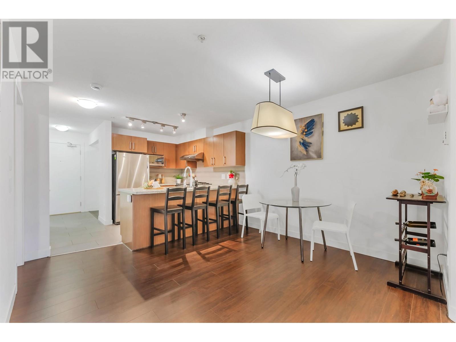 Listing Picture 5 of 13 : 114 6828 ECKERSLEY ROAD, Richmond / 烈治文 - 魯藝地產 Yvonne Lu Group - MLS Medallion Club Member