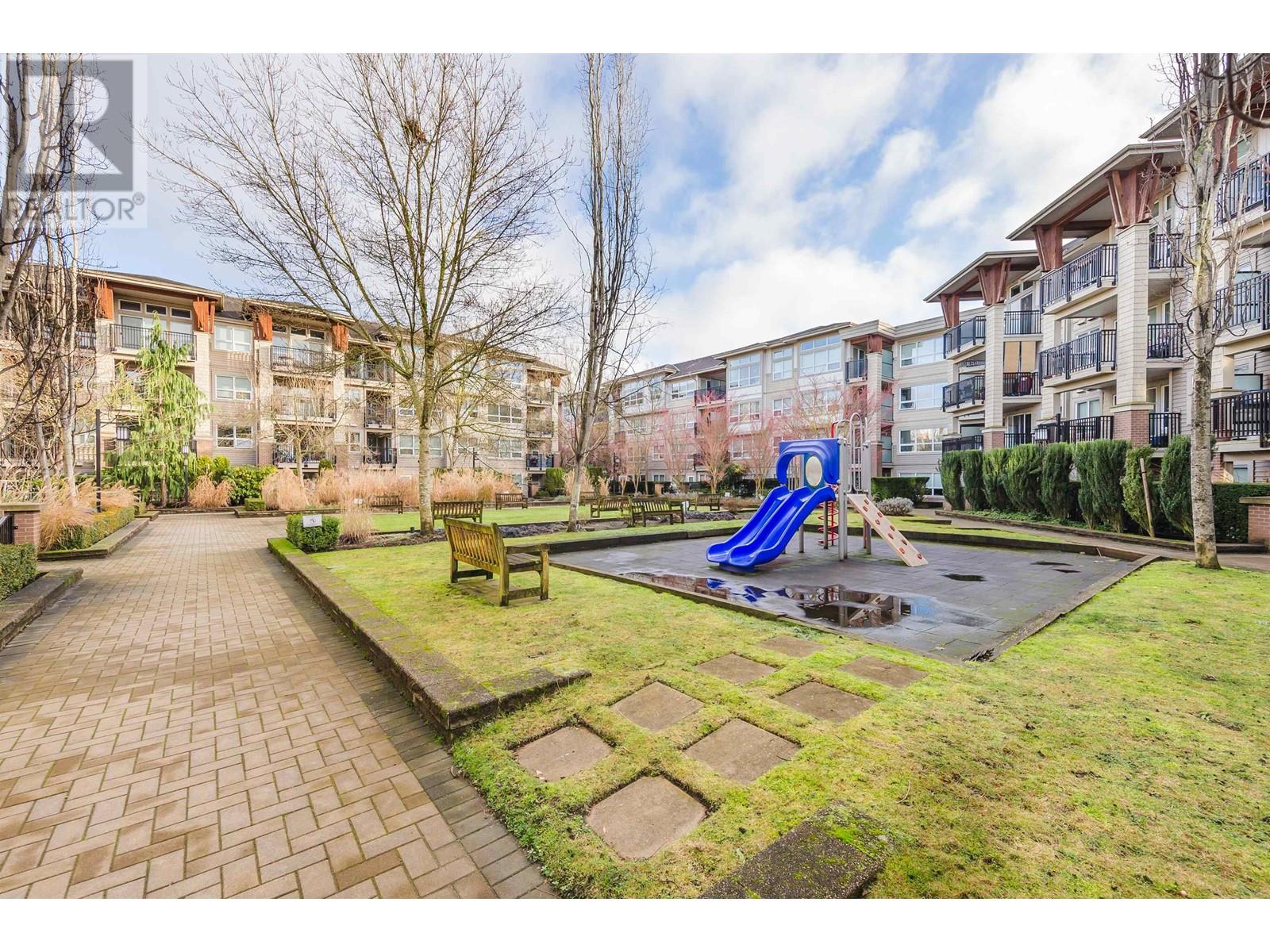 Listing Picture 10 of 13 : 114 6828 ECKERSLEY ROAD, Richmond / 烈治文 - 魯藝地產 Yvonne Lu Group - MLS Medallion Club Member